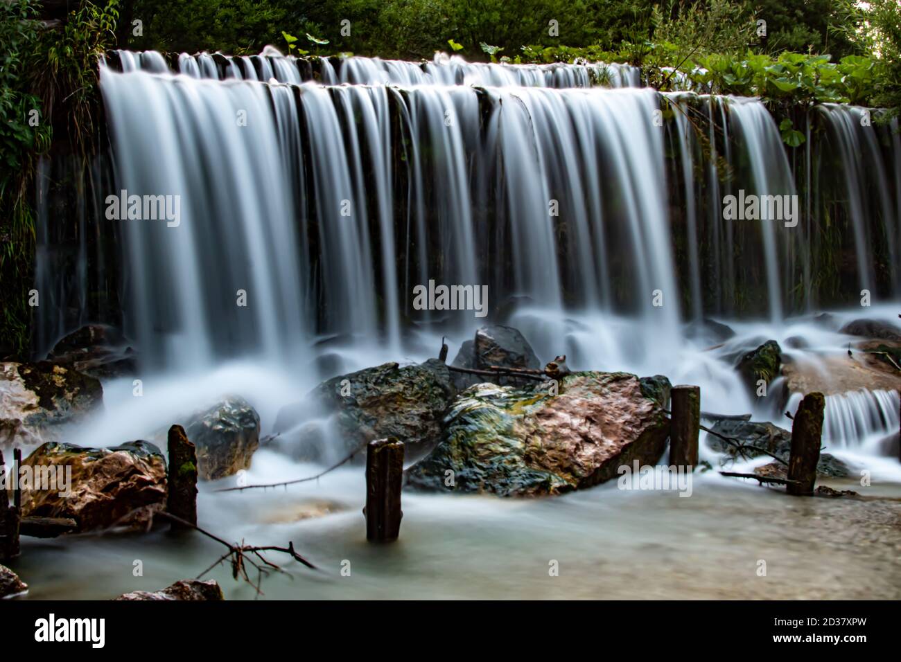 Cascades sur la rivière Savinja, Slovénie, au coucher du soleil Banque D'Images