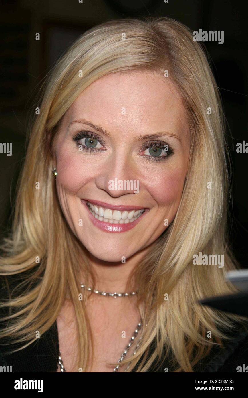 Emily Procter fait la promotion de « CSI: Miami » à New York le 2 octobre 2006. Crédit photo : Henry McGee/MediaPunch Banque D'Images Emily Procter fait la promotion de « CSI: Miami » à New York le 2 octobre 2006. Crédit photo : Henry McGee/MediaPunch Banque D'Images