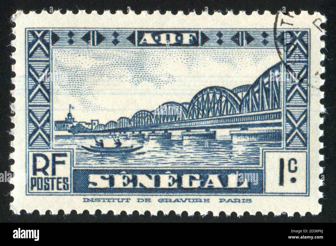 SÉNÉGAL - VERS 1931 : timbre imprimé par le Sénégal, montre le pont Faidherbe, vers 1931. Banque D'Images