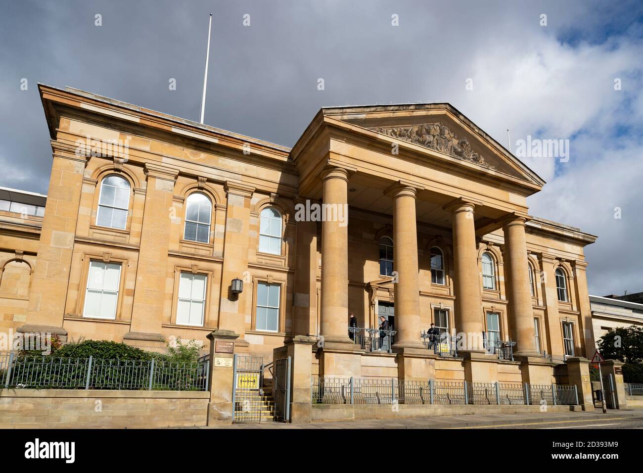 Extérieur de Dundee Sheriff court, Tayside, Écosse, Royaume-Uni Banque D'Images