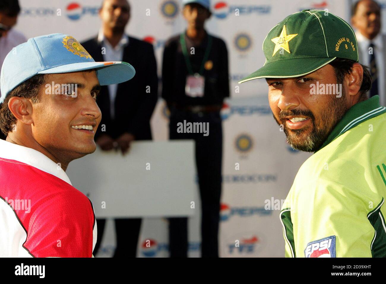 Indian cricket captain Sourav Ganguly shares a light moment with his  Pakistani counterpart Inzamam-ul-Haq in Visakhapatnam. Indian cricket  captain Sourav Ganguly (L) shares a light moment with his Pakistani  counterpart Inzamam-ul-Haq during