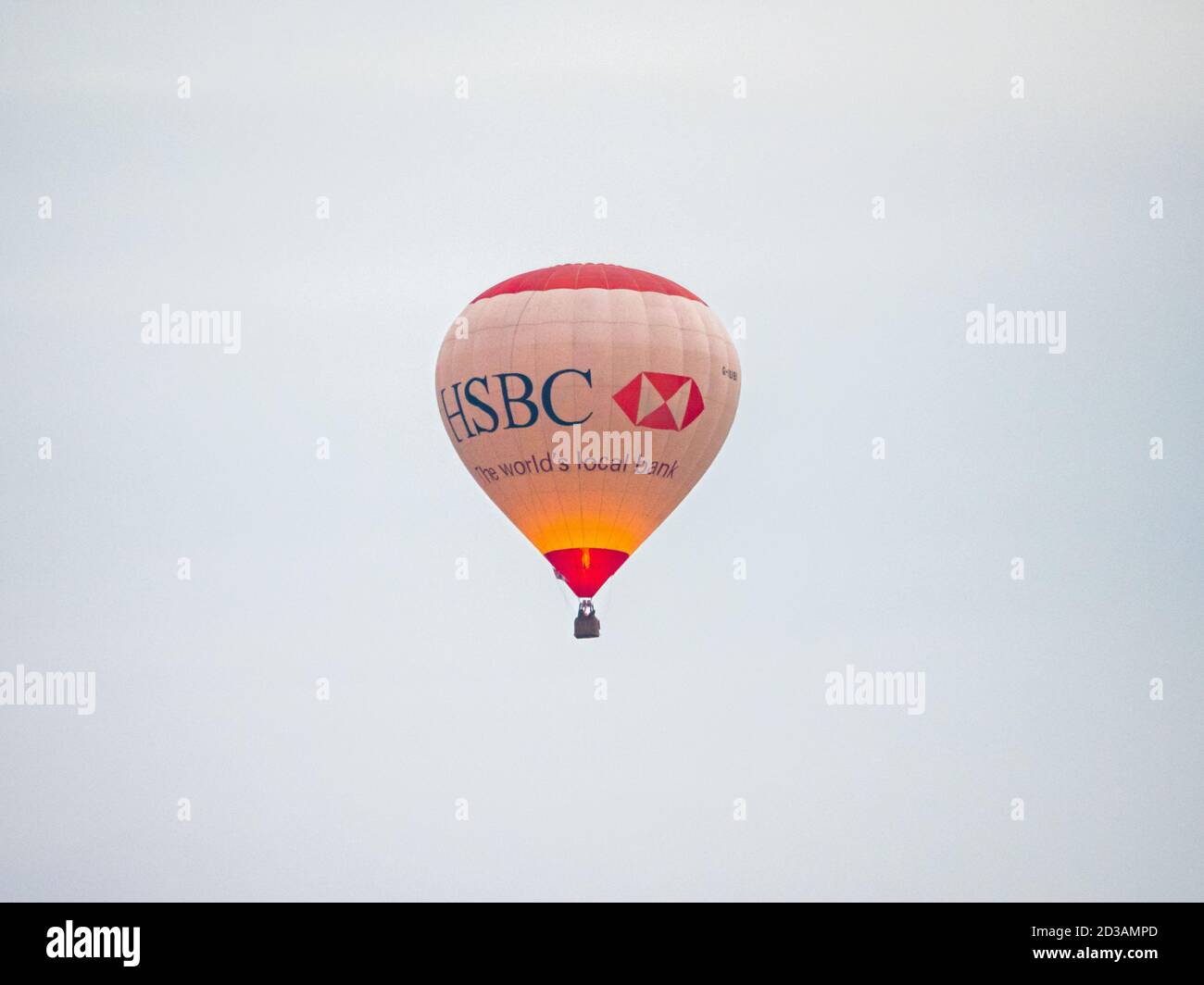 Ballon à air chaud HSBC survolant Staffordshire, Royaume-Uni Banque D'Images