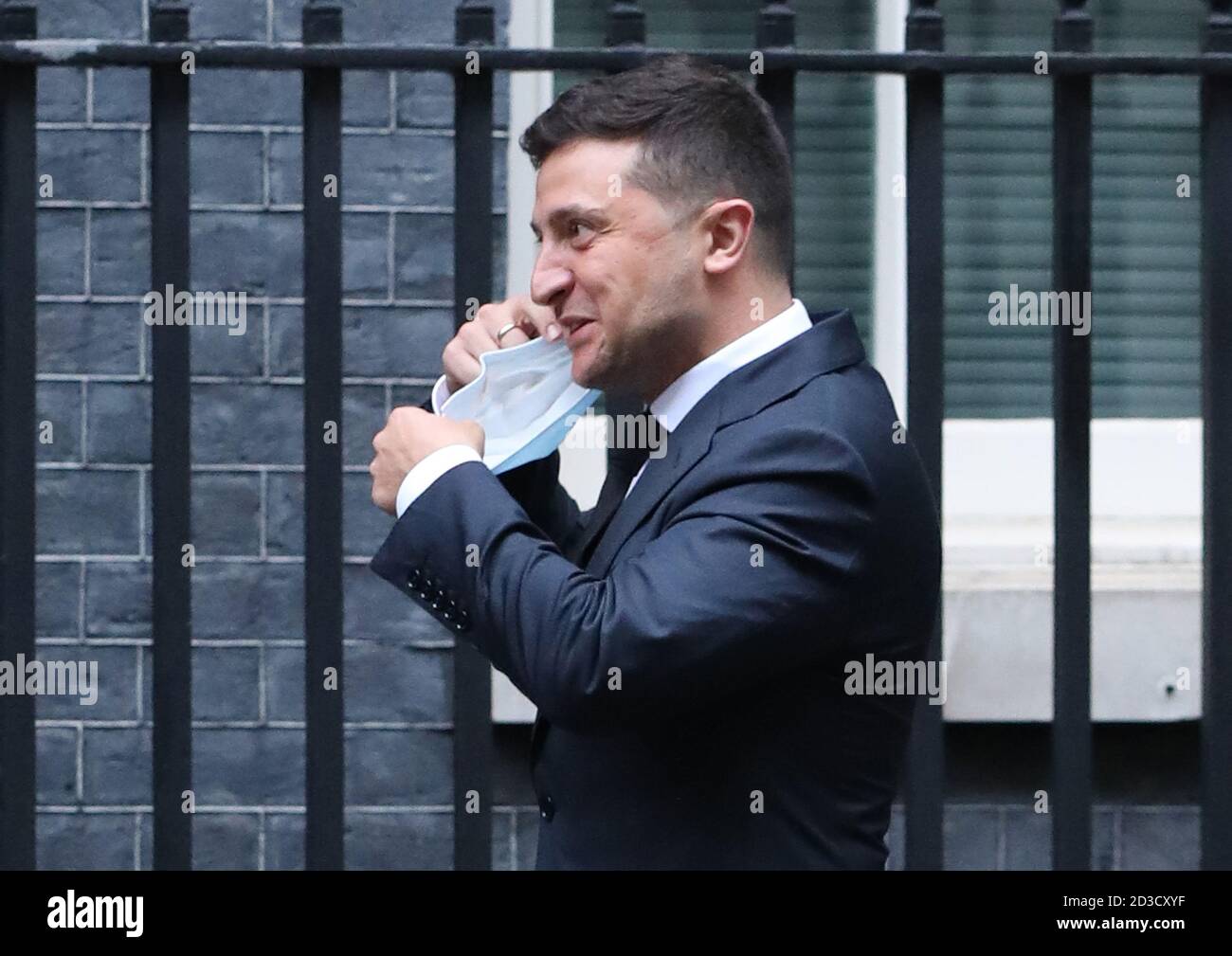 Volodymyr Zelenskyy, président de l'Ukraine, arrive à Downing Street, Londres, avant une rencontre avec le Premier ministre Boris Johnson pour signer un accord de partenariat stratégique avec le président face au « comportement de la Russie envers le pays ». Banque D'Images