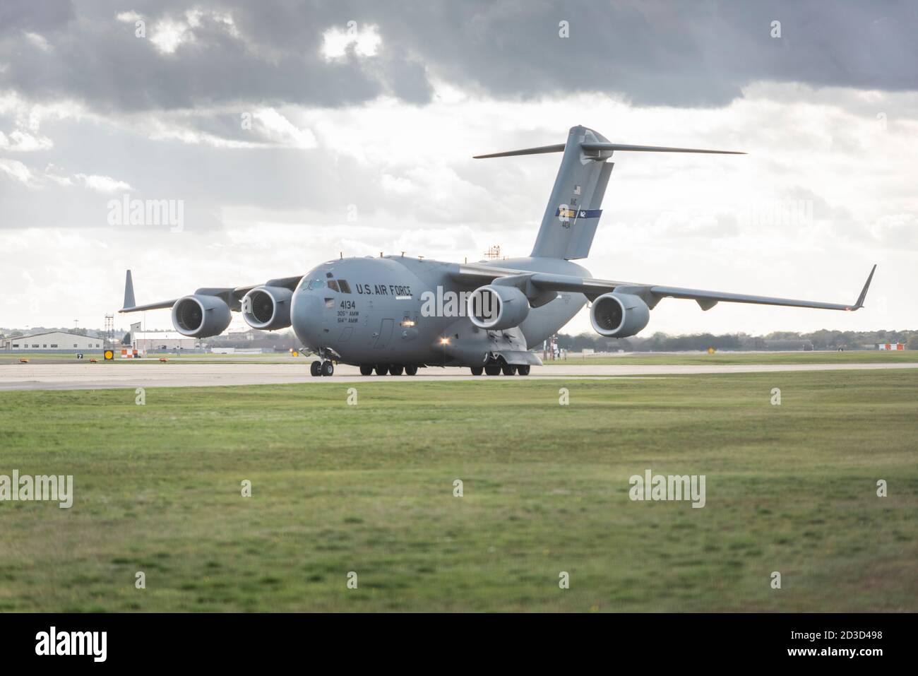 Un avion de transport terrestre de la US Air Force C17 de l'USAF Sur la piste de RAF LakenHealth UK Banque D'Images