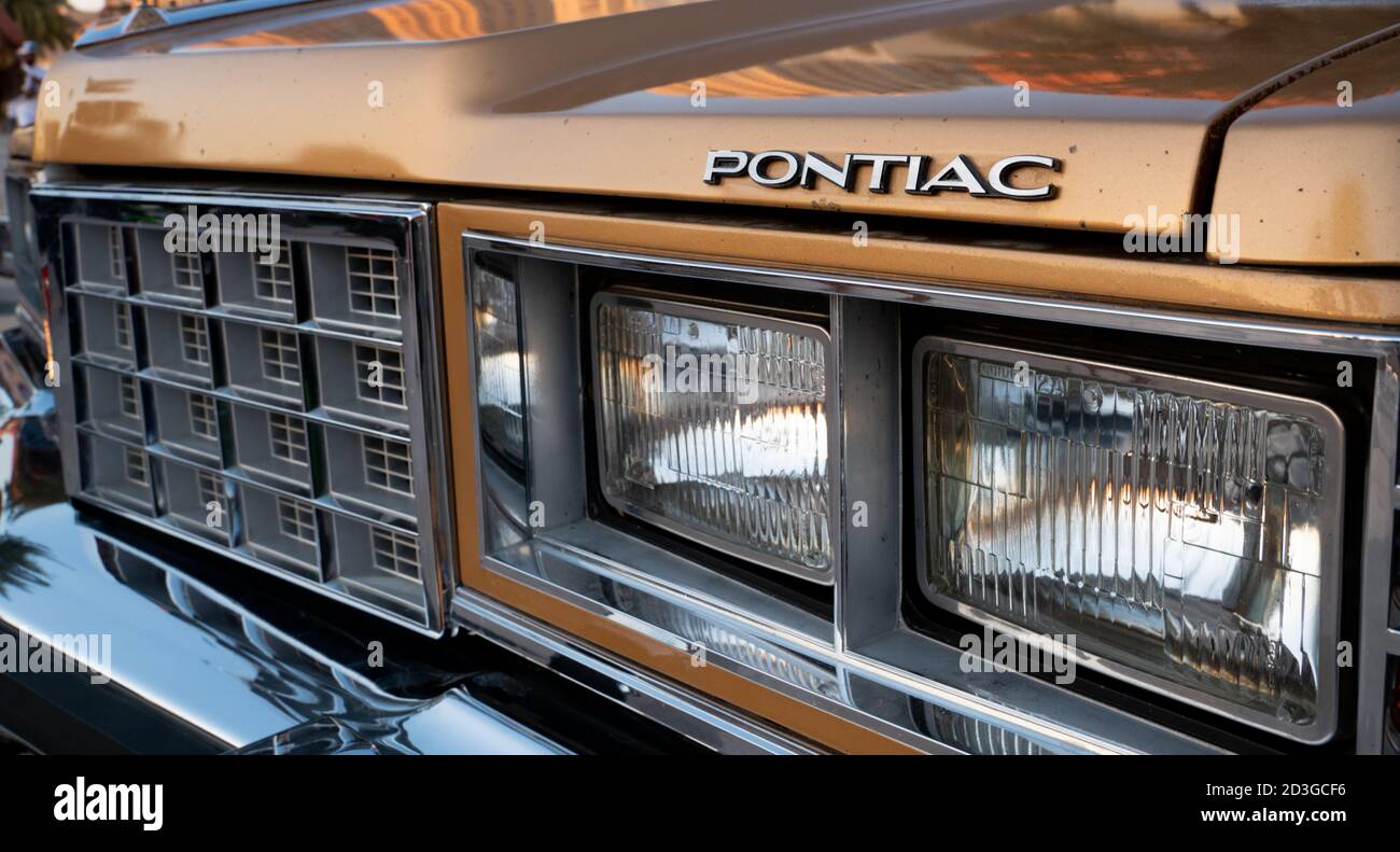 Doha,Qatar- 3 mars 2020 :1977 voitures classiques Bonneville vintage de Pontiac Banque D'Images