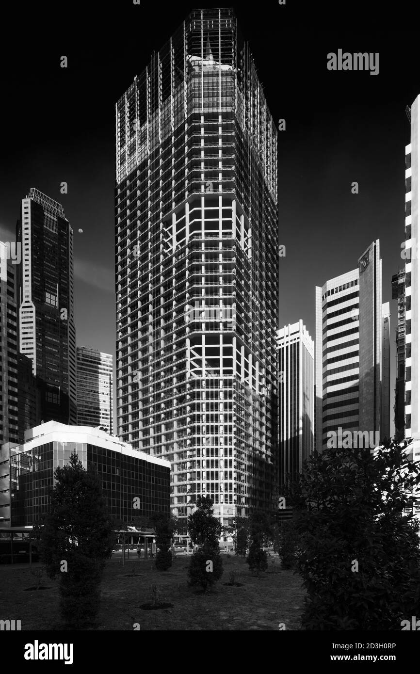 Architecture en gratte-ciel noir et blanc du capita Green Building, Singapour. Banque D'Images