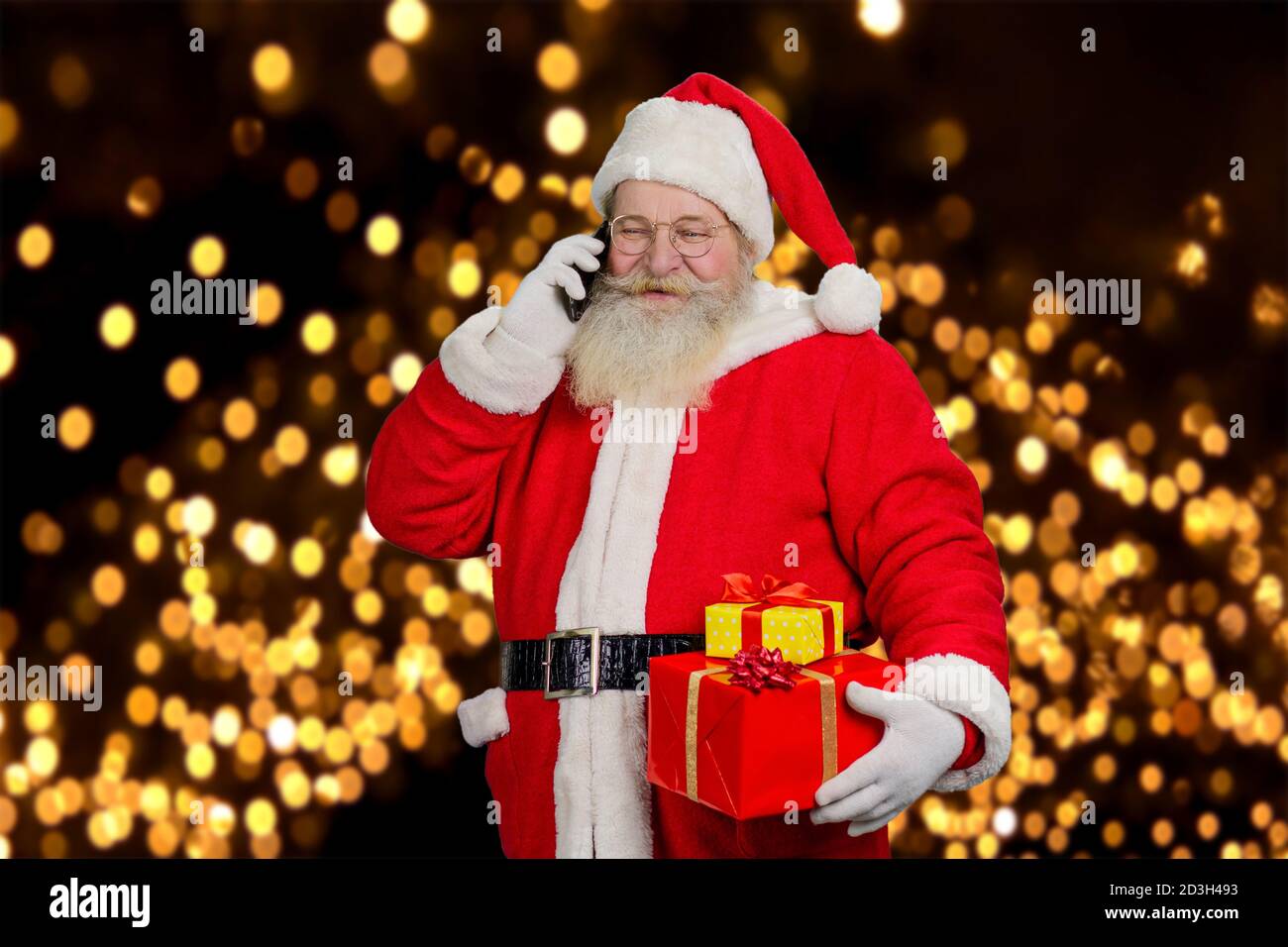 Le Père Noël a passé l'appel de Noël. Banque D'Images