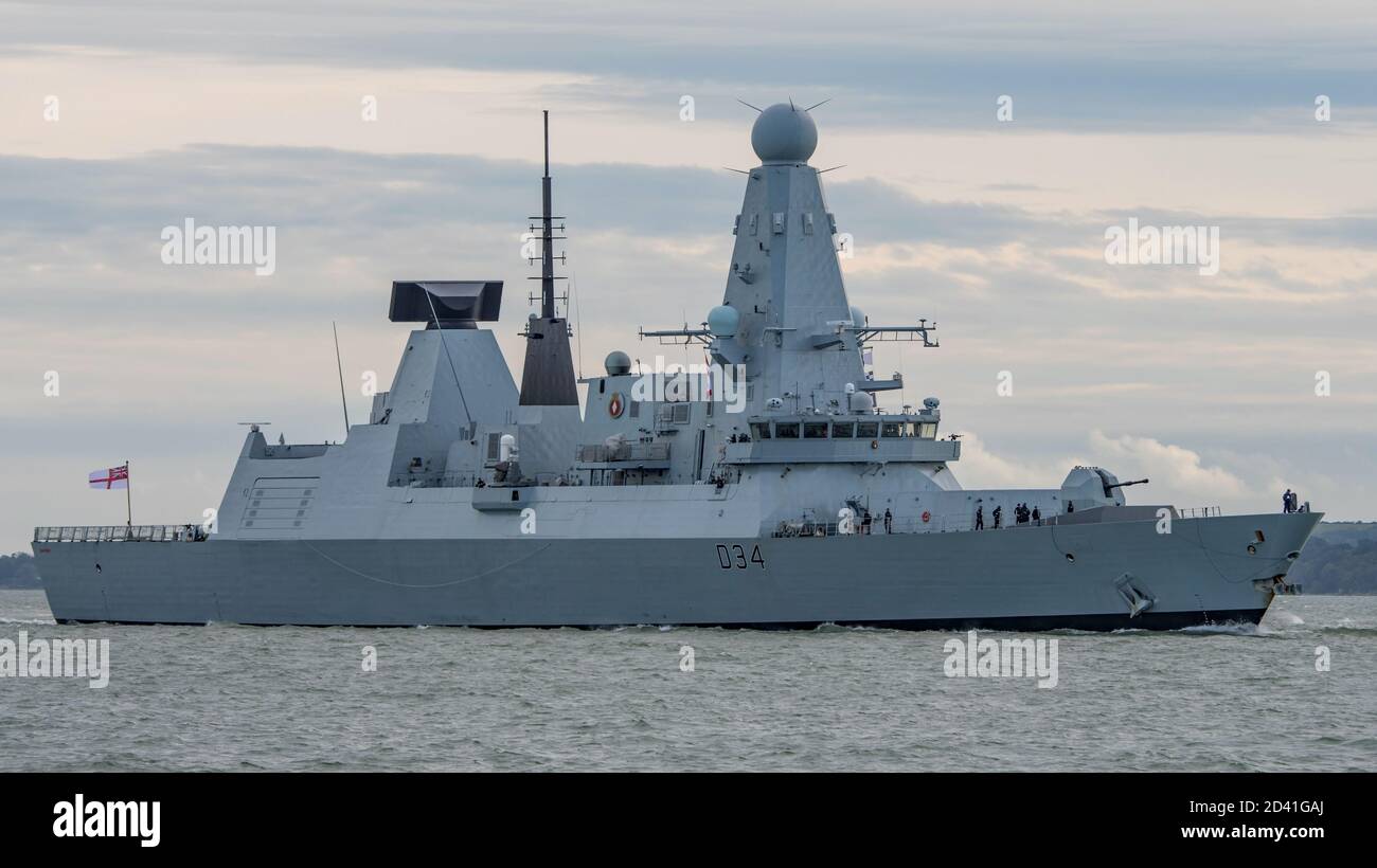 Le destroyer de la Royal Navy HMS Diamond (D34) est retourné à Portsmouth (Royaume-Uni) le 8/10/2020, après son intégration au groupe de grève Carrier du Royaume-Uni. Banque D'Images