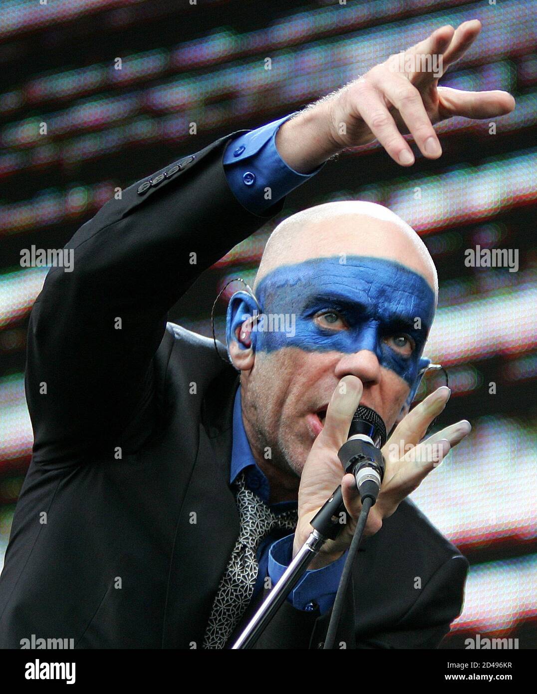 U S Rock Star Michael Stipe Of The Band Rem Performs At The Live 8 Concert In Hyde Park In London July 2 05 A Galaxy Of Rock And Roll Stars Will Grace