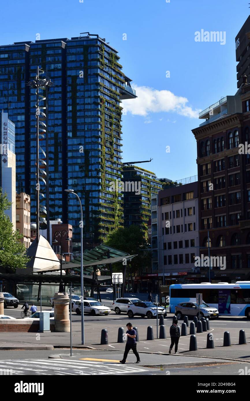 Des piétons traversent Lee Street à Sydney, en Australie Banque D'Images