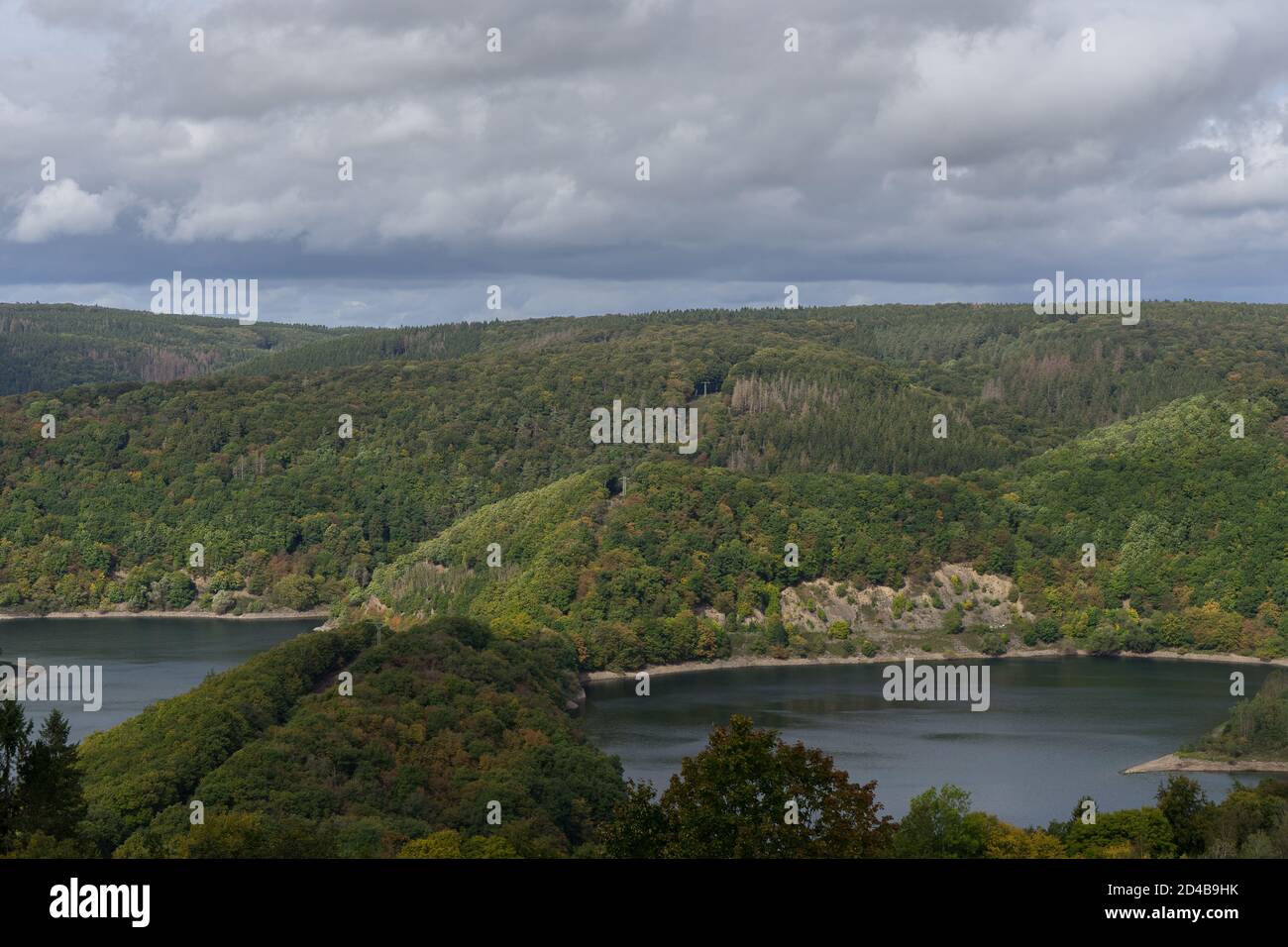 Vue sur le lac allemand appelé Rur dans la région Eifel Banque D'Images Vue sur le lac allemand appelé Rur dans la région Eifel Banque D'Images