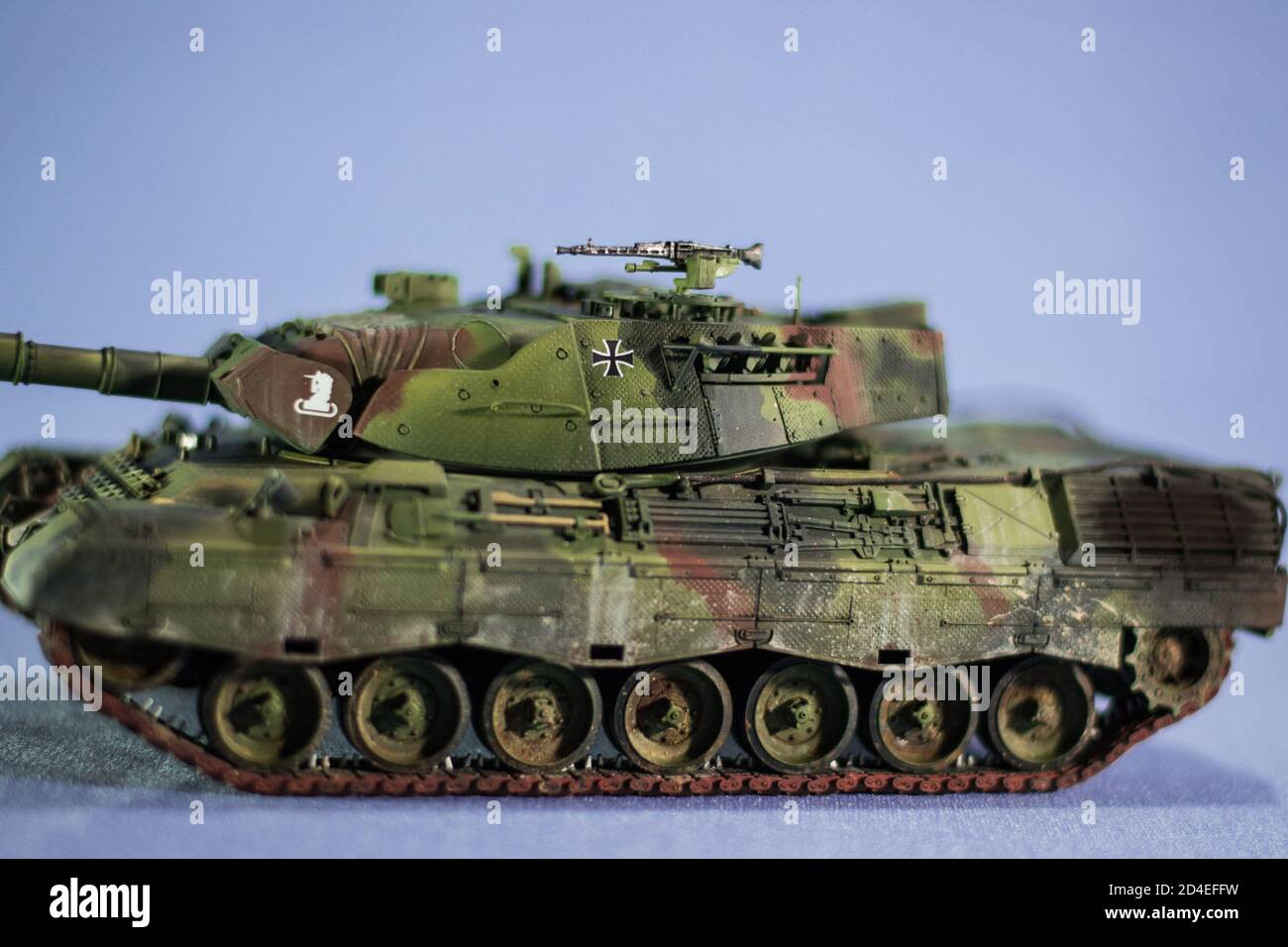 Modèle de char Tiger de la Seconde Guerre mondiale. Sur un arrière-plan isolé. Banque D'Images