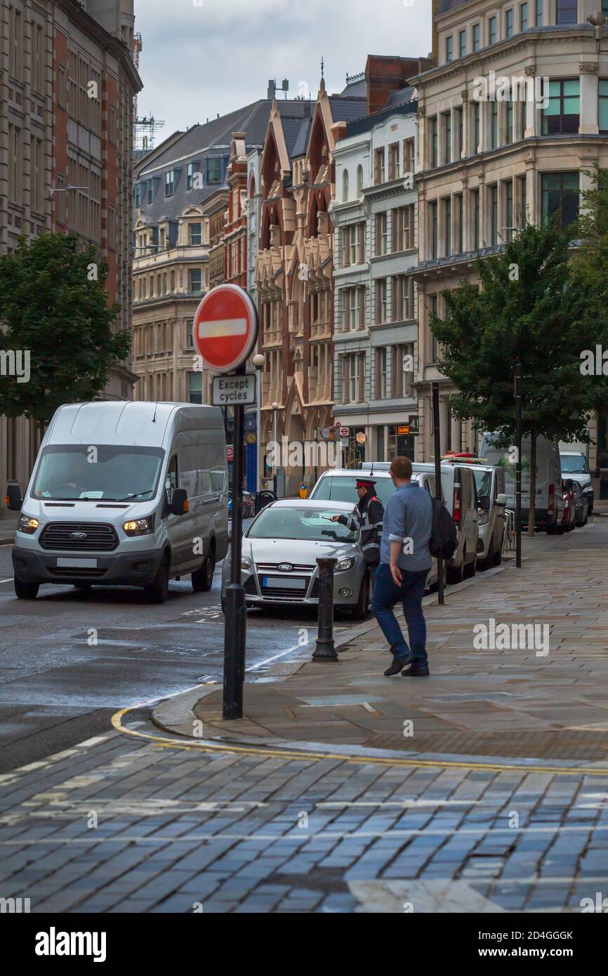 Le gardien de la circulation de Londres fait les tours Banque D'Images