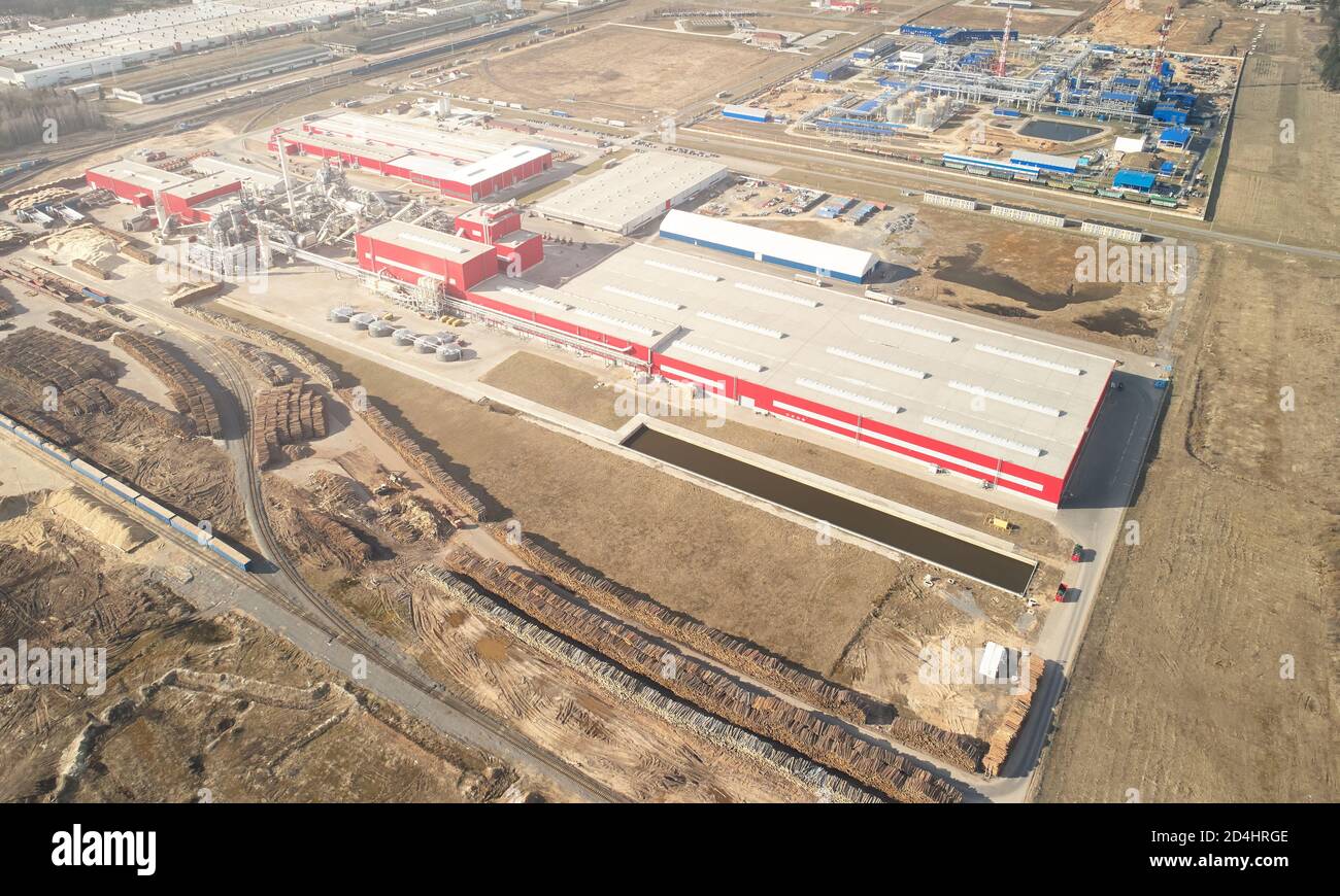Fabrication de bois de traitement grande usine au-dessus de la vue de drone Banque D'Images