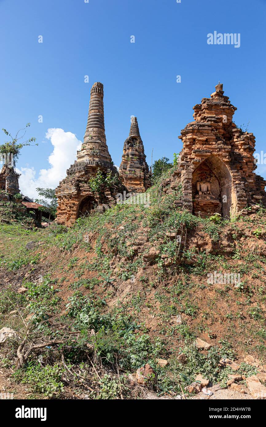 Pagode Shwe Inndein en Birmanie Banque D'Images