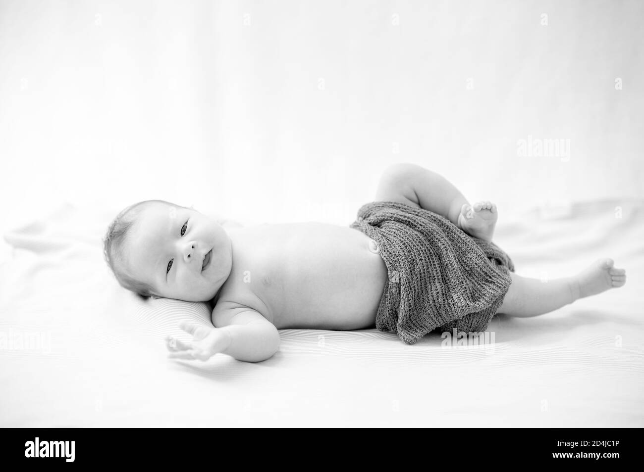 Nouveau Ne Femme Bebe Happy Family Moments Asiatique Et Enfant Europeen De Demi Caste Photo Stock Alamy