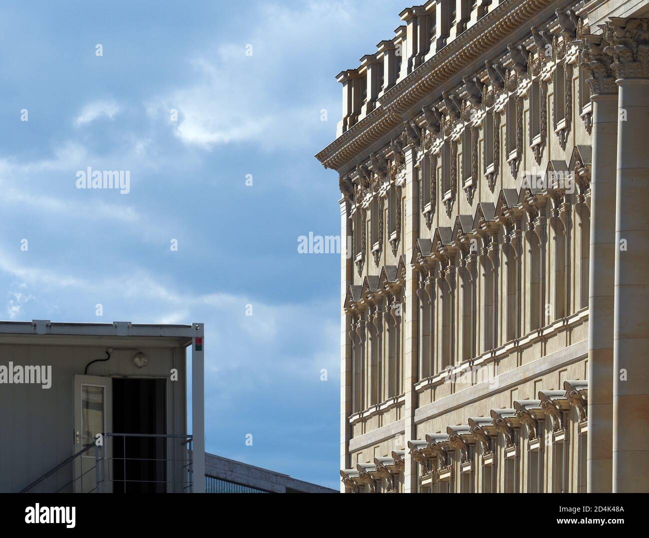 Berlin, Allemagne. 04e octobre 2020. La façade de la Stadtschloss sur la rue Schloßplatz/Breite Straße. Credit: Soeren Stache/dpa-Zentralbild/ZB/dpa/Alay Live News Banque D'Images