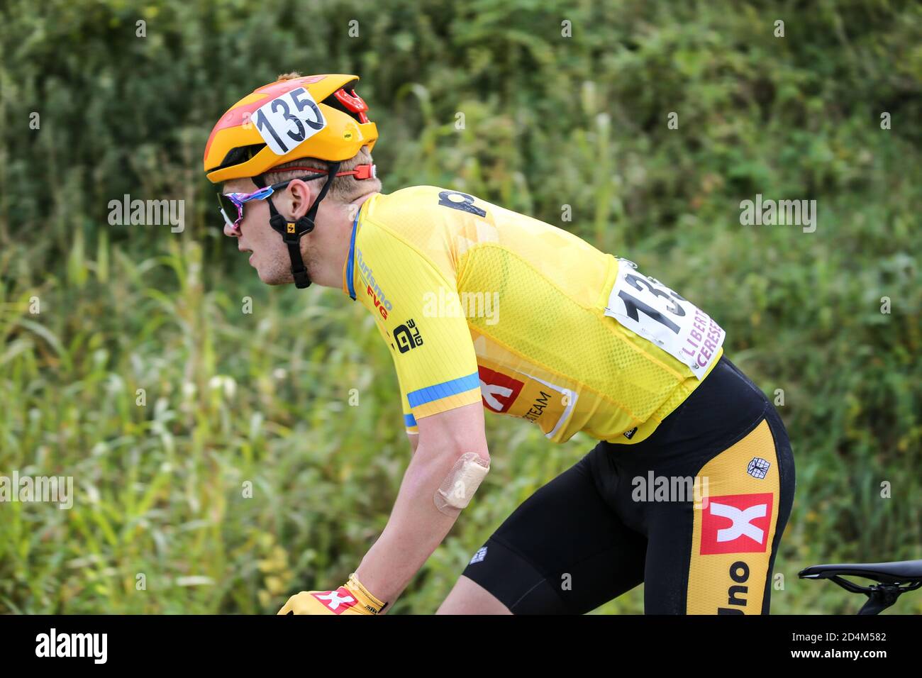 San Marco Di Mereto Di Tomba, Italie. San 2020 marco di mereto di tomba, Italie, 09 octobre 2020, le leader Niklas Larsen - Uno XPro Cycling Team en jersey jaune pendant moins de 23 ans Elite - course en ligne Ã â‚' Road Race Variano Ã â‚' San Marco di Mereto di Tomba - Street Cycling - Credit: LM/Luca Tedeschi crédit: Luca Tedeschi/LPS/ZUMA Wire/Alay Live News Banque D'Images