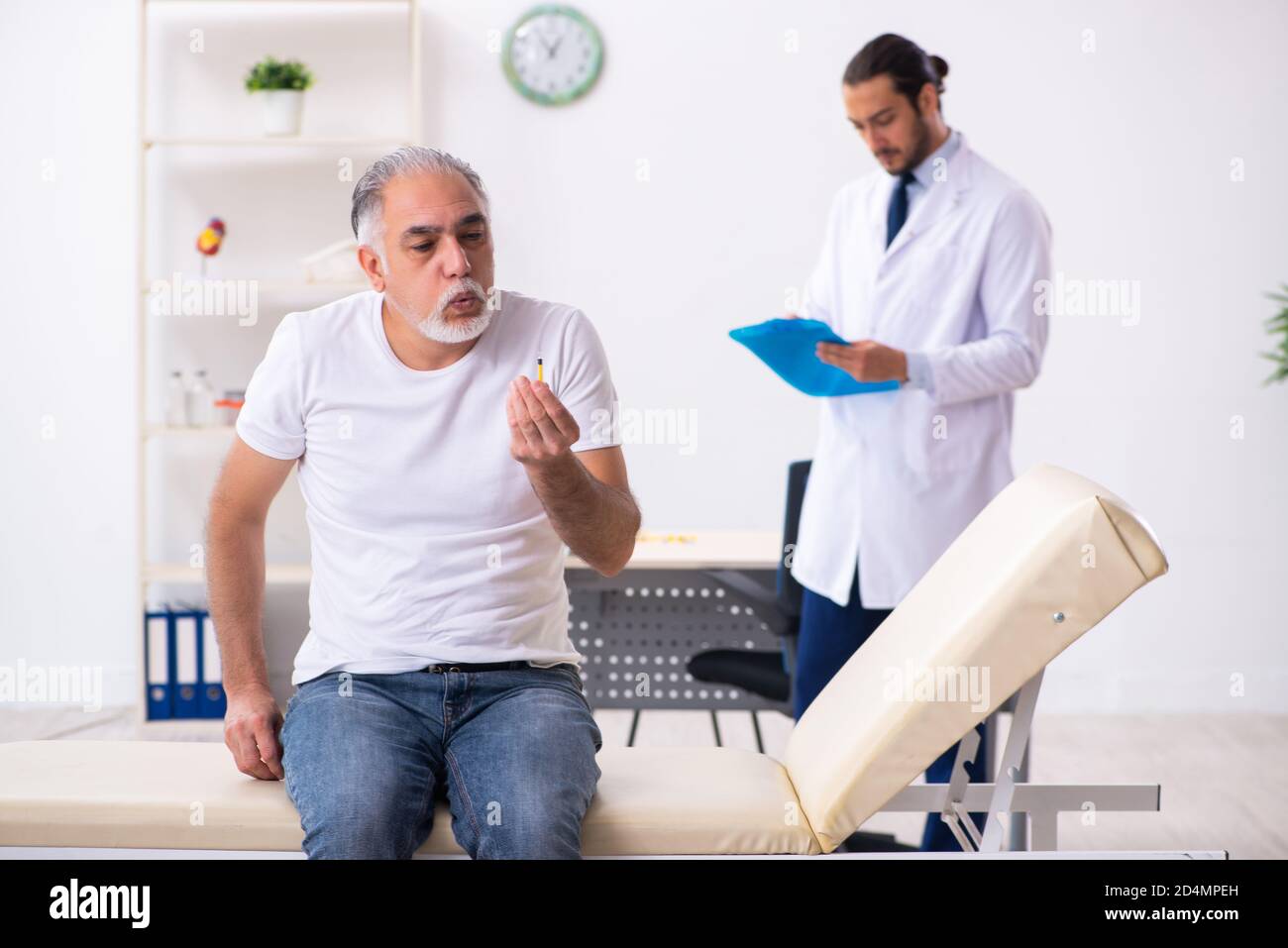 Patient souffrant du diabète médecin traitant Banque D'Images