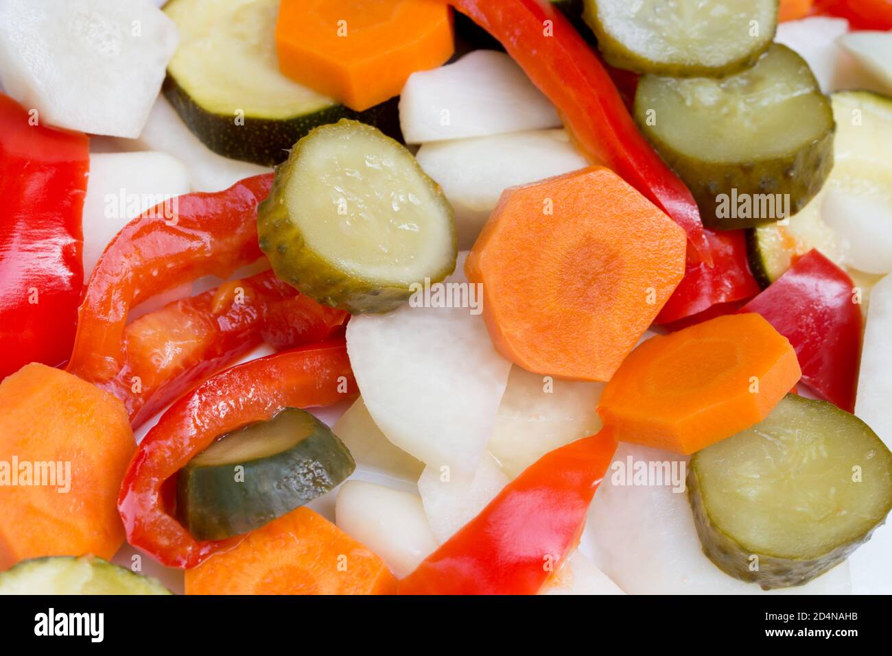 légumes fermentés sur plaque de fermeture foyer slectif Banque D'Images