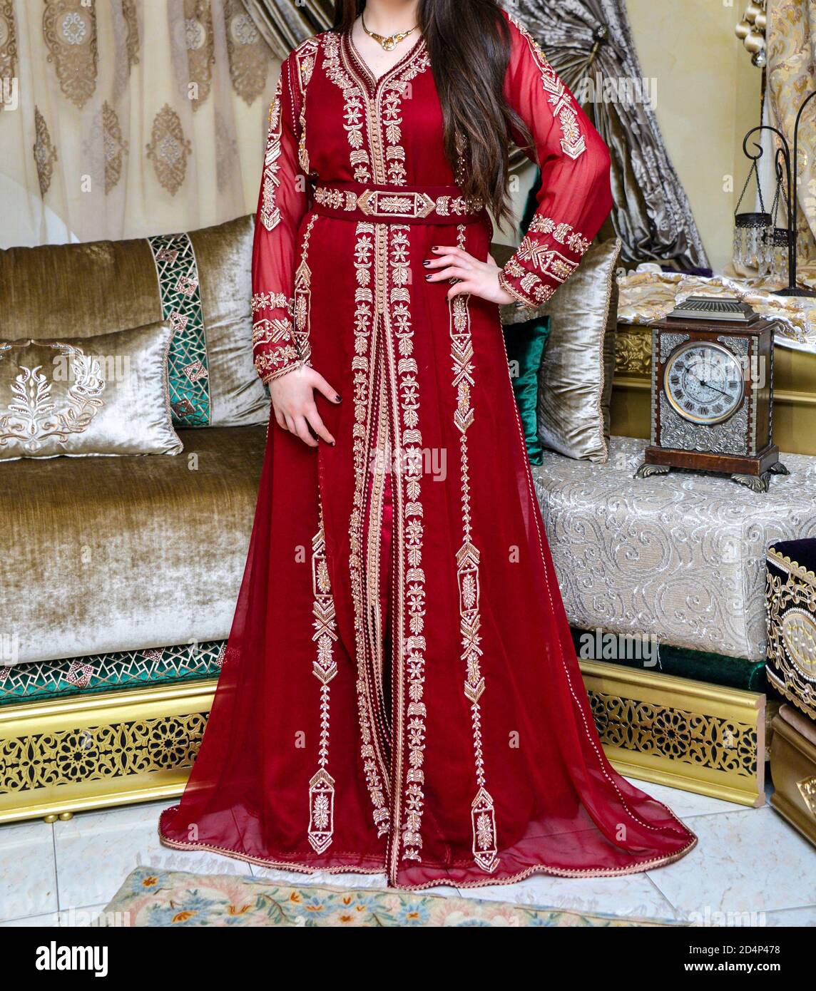 Le caftan marocain est un costume traditionnel des femmes marocaines. Il  est considéré comme l'un des plus anciens vêtements traditionnels du monde  Photo Stock - Alamy