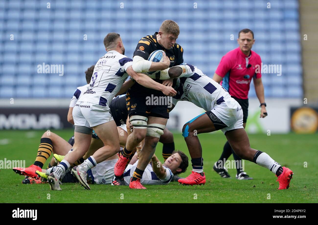 Jack Willis (au centre) de Wasps affronte Andy Uren (à gauche) de Bristol Bears et le semi Radradra de Bristol Bears lors du match de demi-finale de la première Gallagher à la Ricoh Arena, Coventry. Banque D'Images