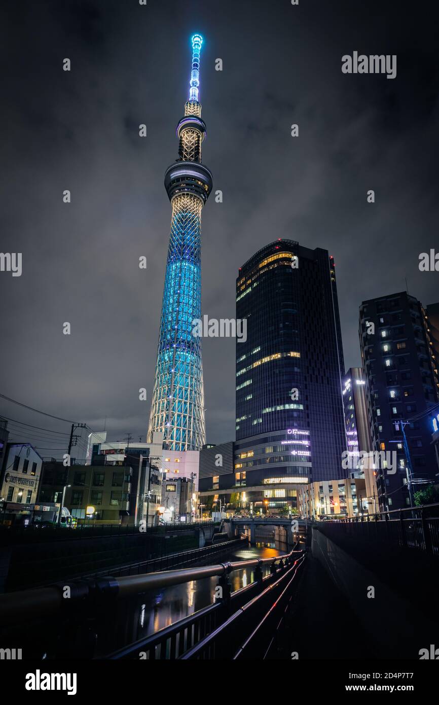 Illuminations de la tour Skytree de Tokyo la nuit. Banque D'Images