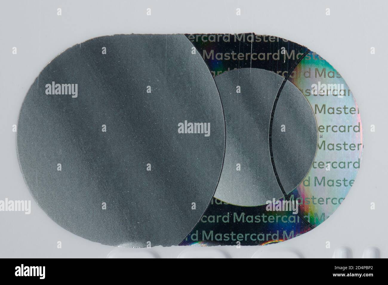 New york, USA - 9 octobre 2020: Logo hologramme sur carte de débit mastercard macro vue rapprochée Banque D'Images