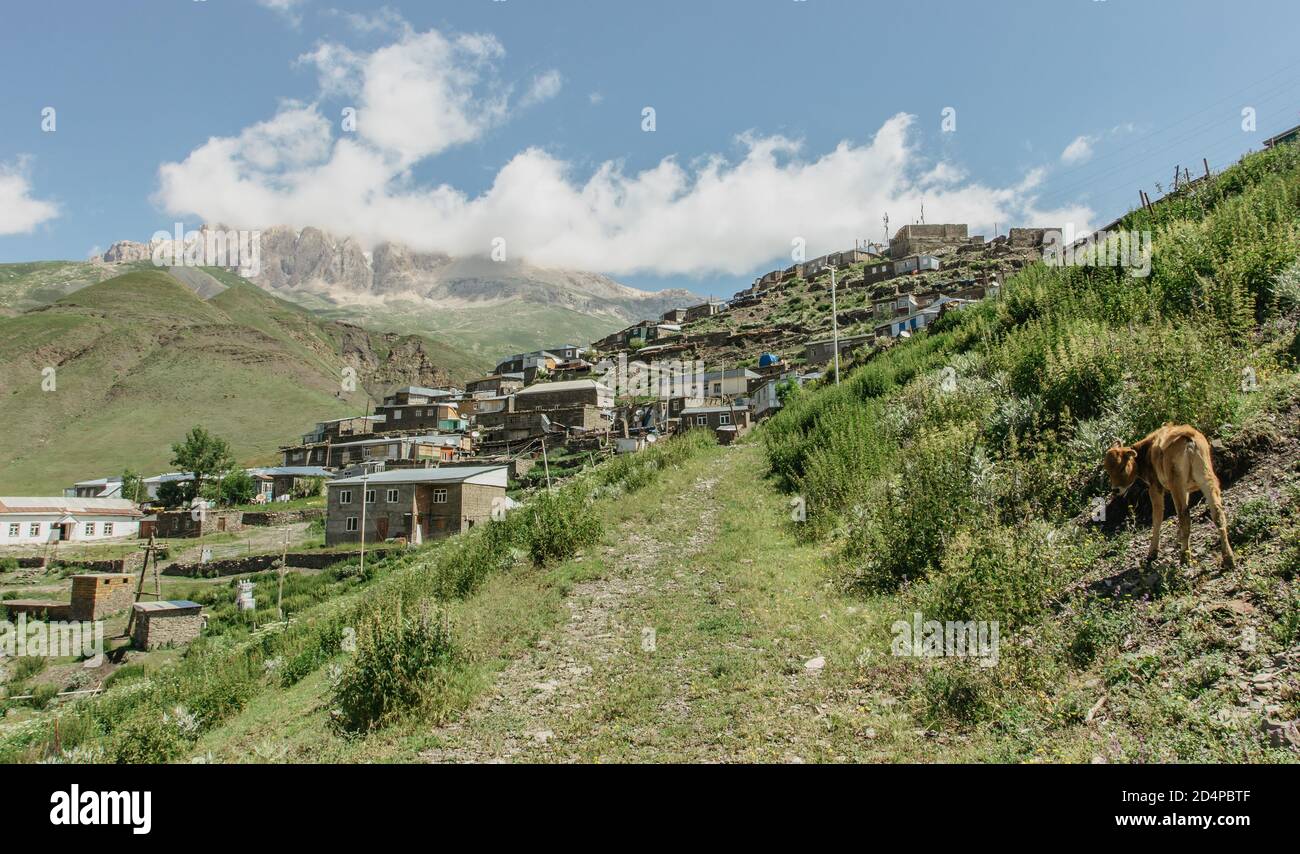 Khinaliq, un ancien village caucasien situé en haut des montagnes de Quba Rayon, Azerbaïdjan. C'est le village le plus isolé et le plus isolé d'Azer Banque D'Images