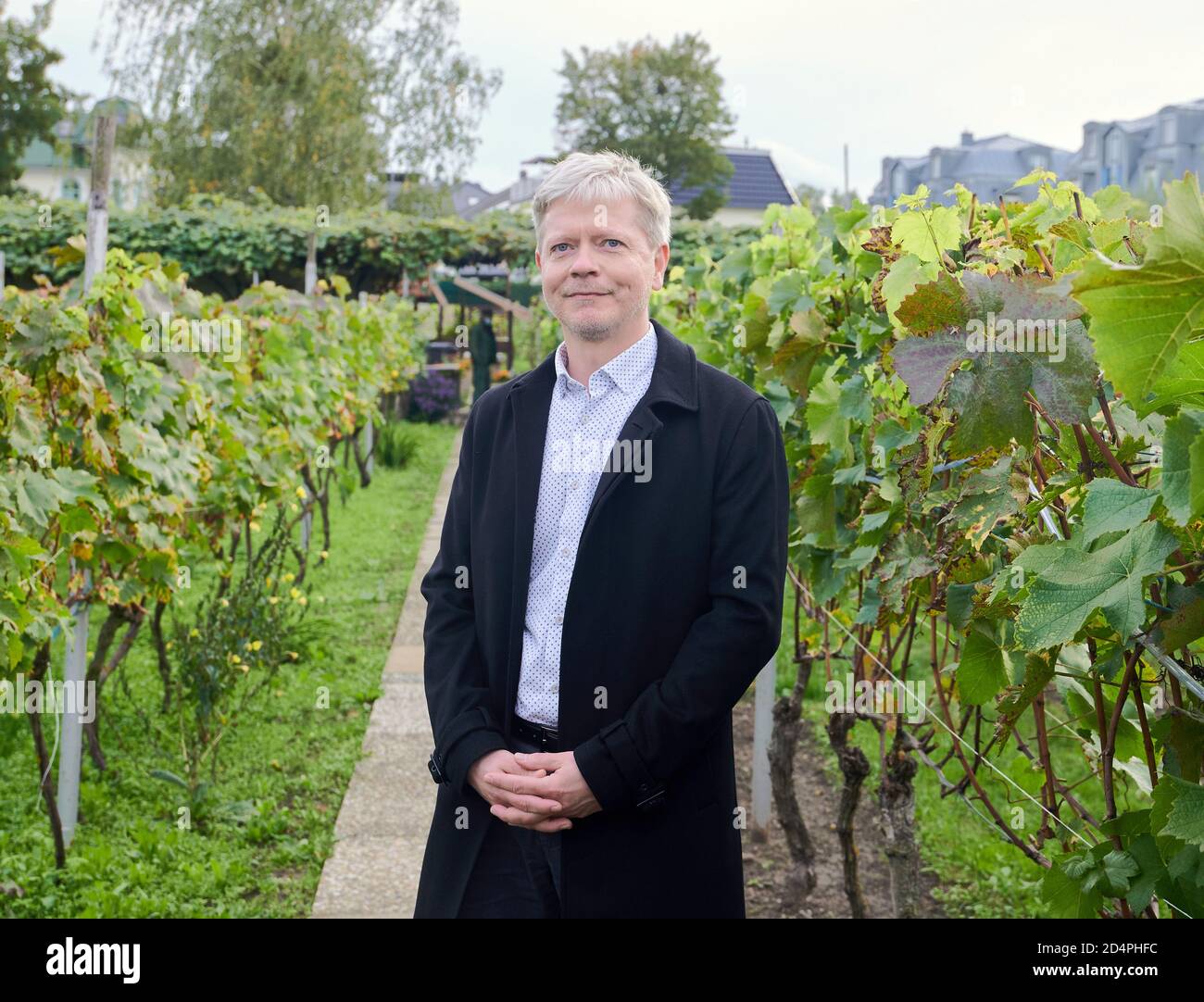 Berlin, Allemagne. 10 octobre 2020. Andreas Plank, directeur général d'Agrarabörse, est présent dans le vignoble de Britz. Credit: Annette Riedl/dpa/Alay Live News Banque D'Images