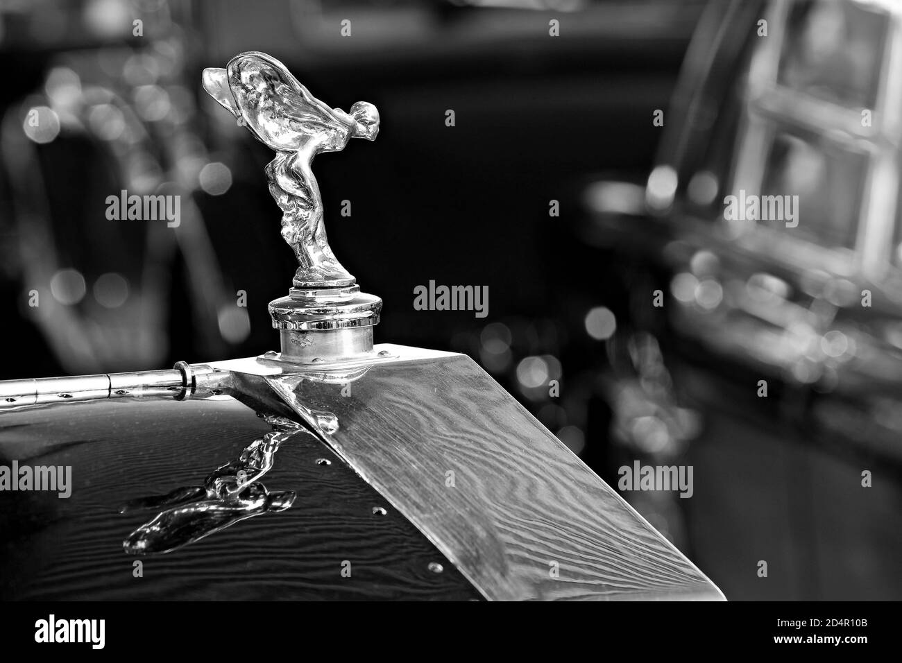 Mascotte radiateur Esprit d'Ecstasy ou Emily de oldtimer Rolls-Royce, en noir et blanc Banque D'Images