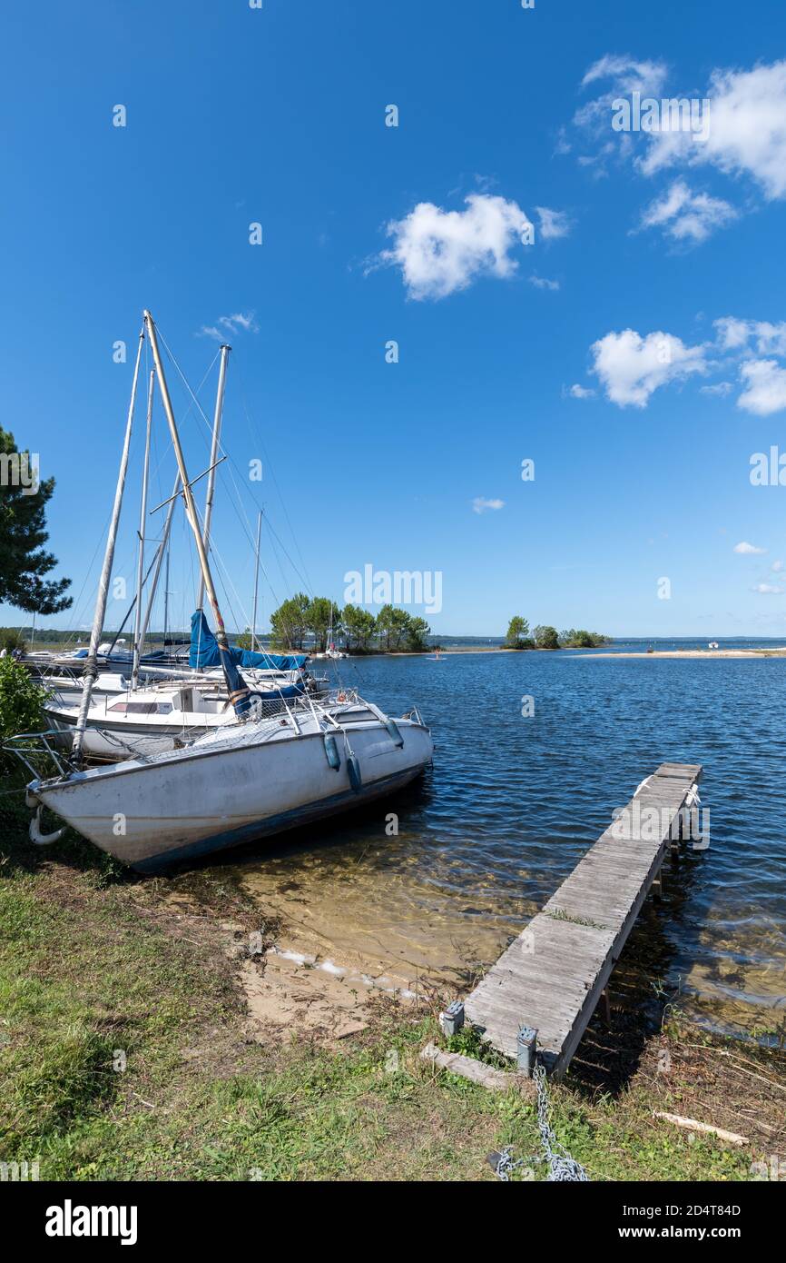 Le lac de Biscarrosse dans le département des Landes sur La côte atlantique française Banque D'Images