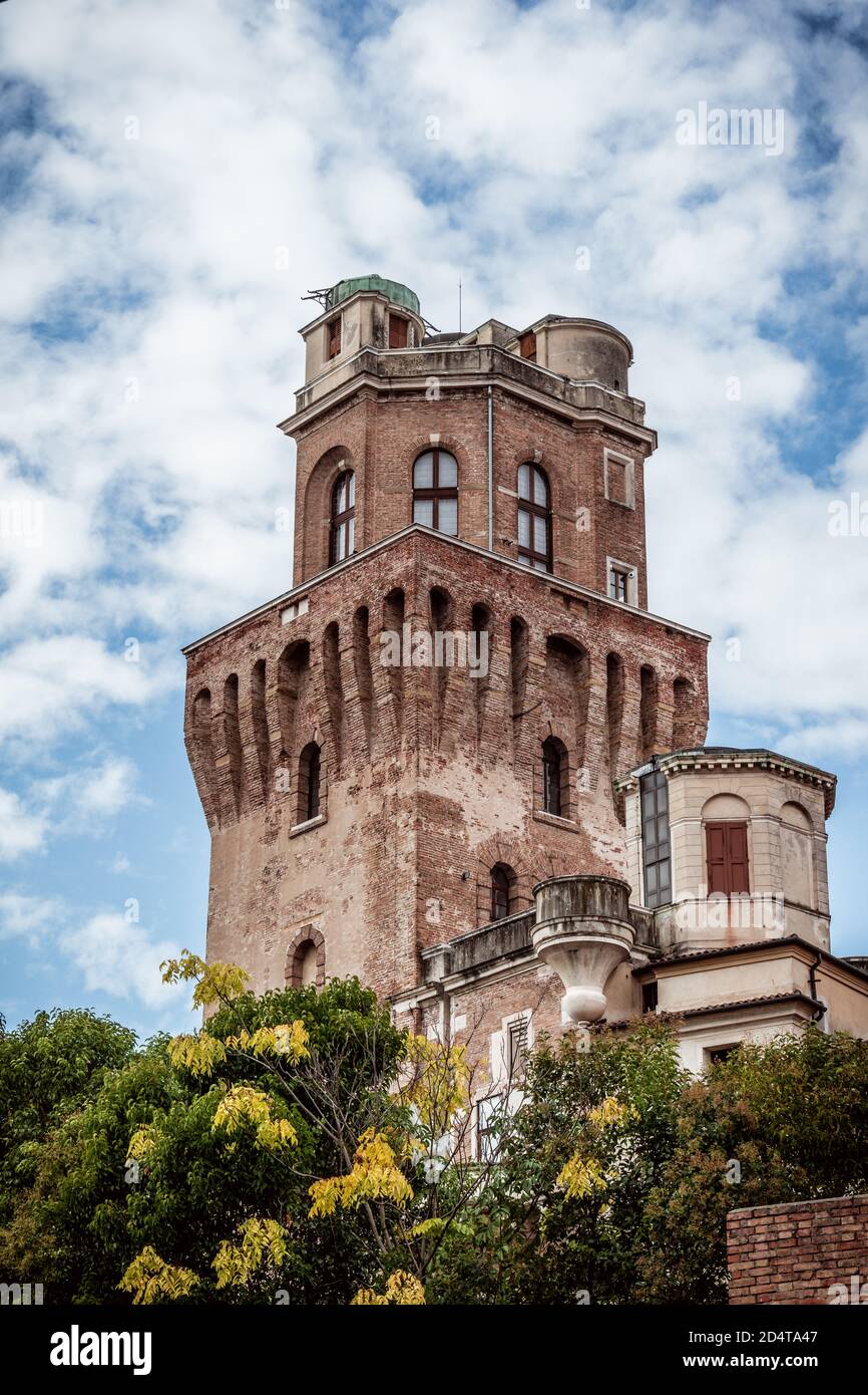 Tour du musée de l'Observatoire astronomique de Paduva on une journée ensoleillée Banque D'Images