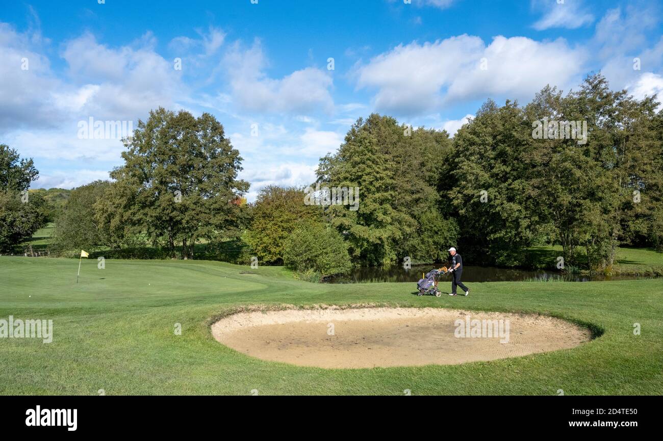 Blacknest Golf and Country Club, Blacknest, Hampshire, Angleterre, Royaume-Uni vue des joueurs sur le parcours. Banque D'Images