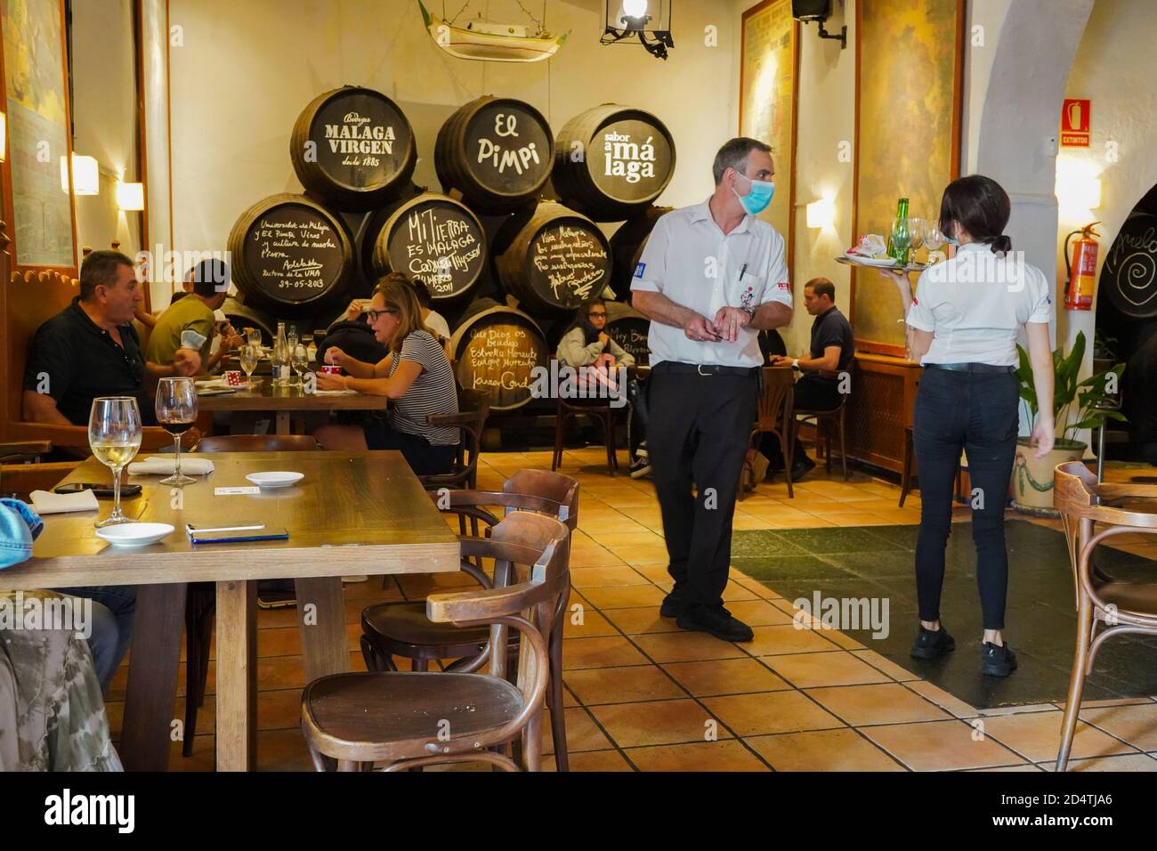 El Pimpi, bar traditionnel espagnol, Bodegas El Pimpi, Malaga, Costa del sol, Andalousie, Espagne. Banque D'Images