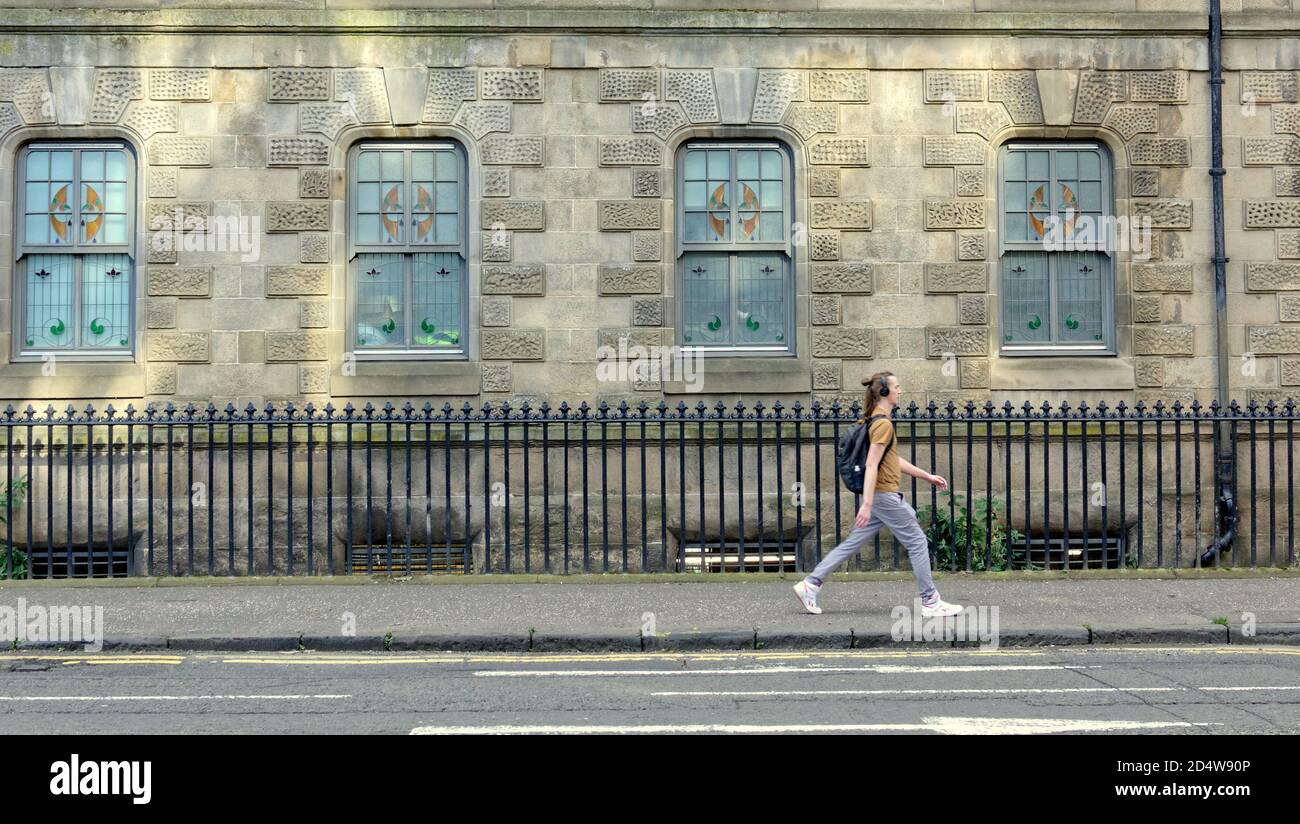 Glasgow, Écosse, Royaume-Uni, 11 octobre, 2020:Dennistoun a élu huitième meilleur endroit au monde pour vivre dans le temps ou huit heures plus cool pour vivre dans le monde. La gentrification de la zone de la classe ouvrière est se reflète dans les sites et les gens, crédit: Gerard Ferry/Alamy Live News Banque D'Images