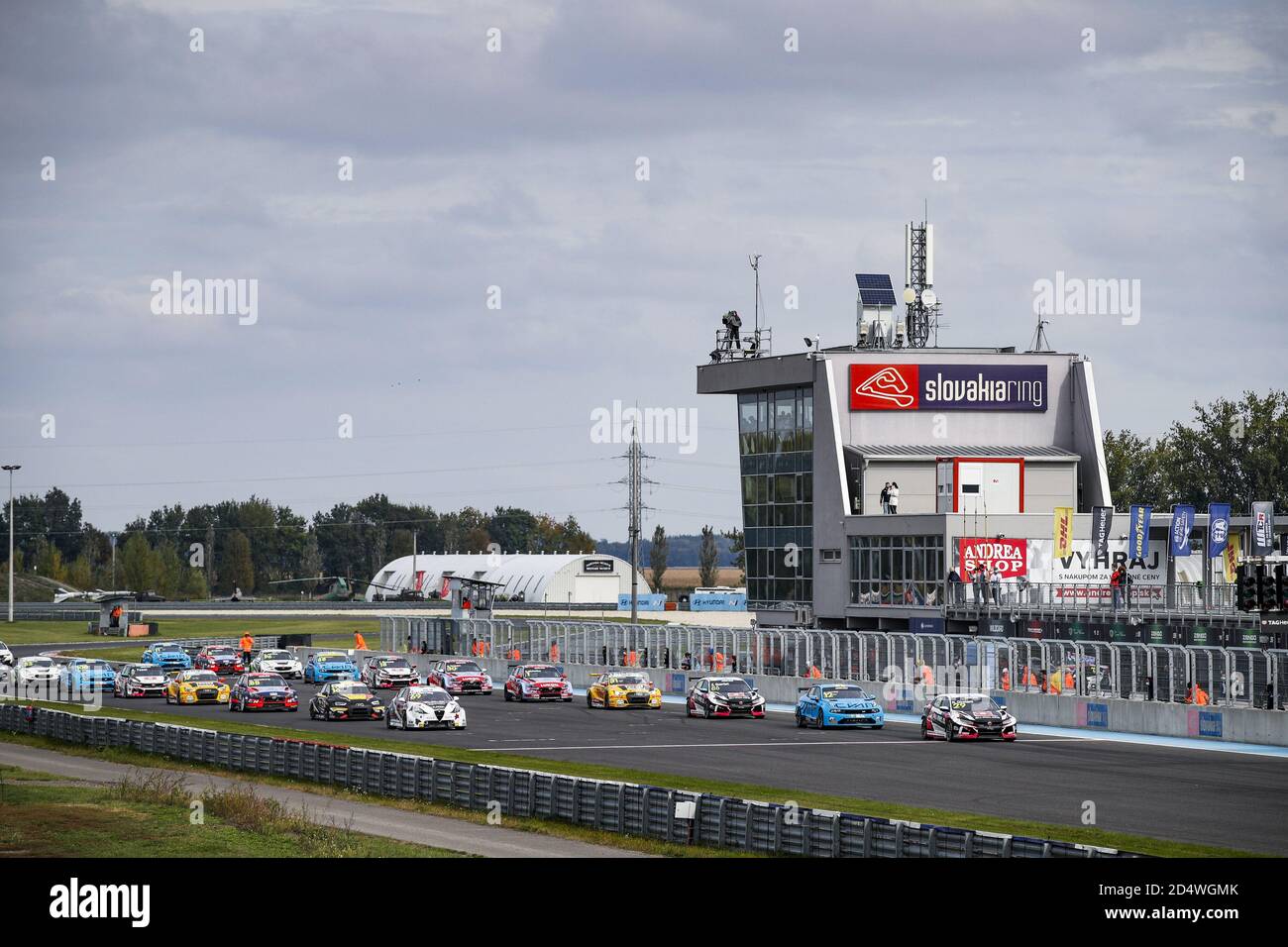 DÉBUT DE LA COURSE 2 lors de la course WTCR 2020 de la FIA en Slovaquie, 3e tour de la coupe du monde 2020 de la FIA en voiture de tourisme, sur l'anneau de Slovaquie d'Automotodrom, du 9 au 11 octobre 2020 à Orechova Poton, Slovaquie - photo Florent Gooden / DPPI crédit: LM/DPPI/Florent Gooden/Alamy Live News Banque D'Images