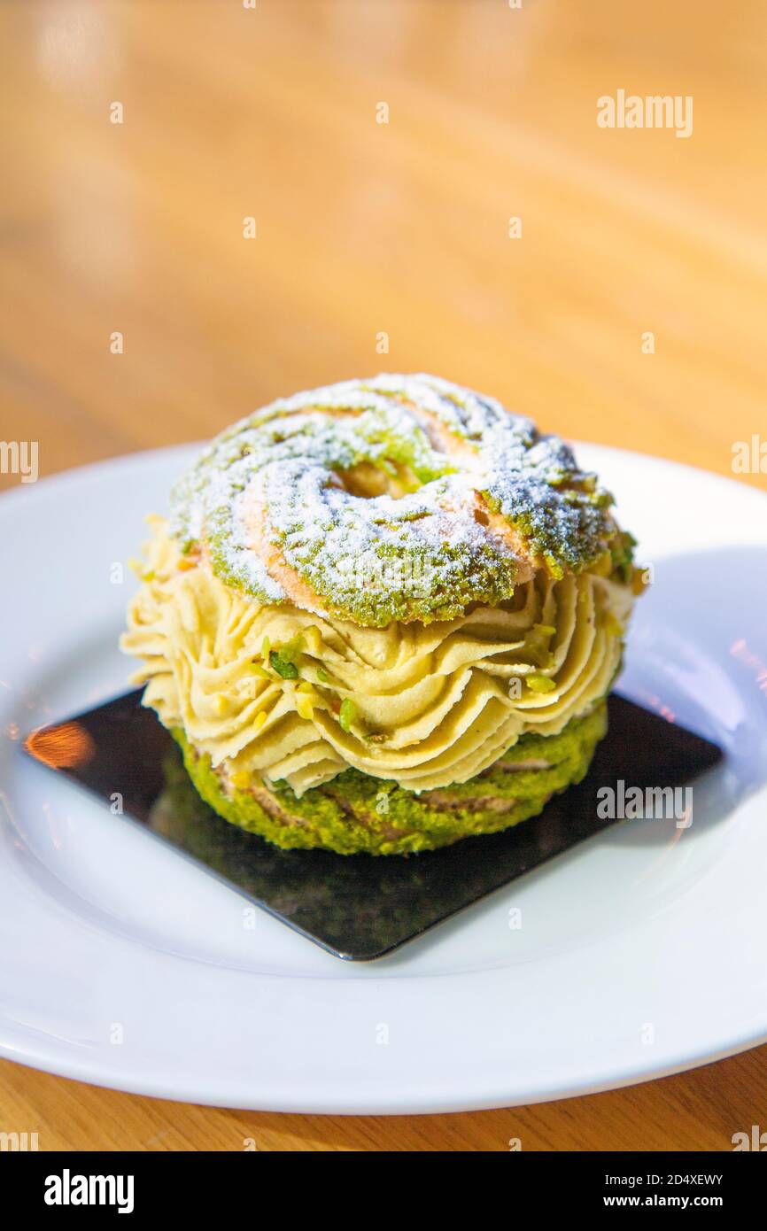 Gâteau pistacho, de beaux gâteaux artisanaux Odette Tea Room, Varsovie, Pologne Banque D'Images