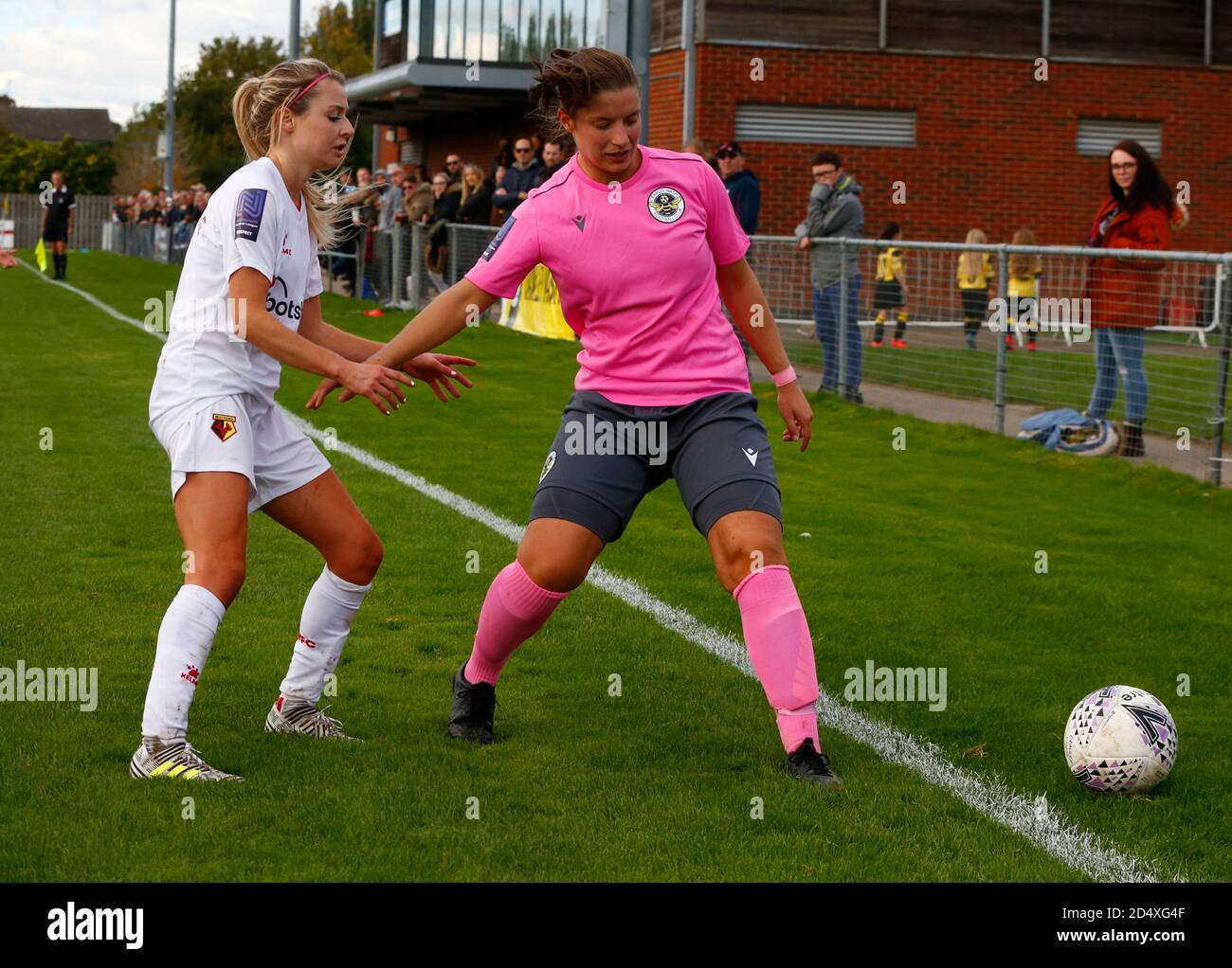 Horley, Royaume-Uni. 11 octobre 2020. Rachel Palmer de Crawley Wasps Ladies pendant le match de la Ligue nationale des femmes de la FA - Southern Premier Division entre Crawley Wasps Ladies et Watford Ladies à Horley Town le 11 octobre 2020 à Horley, Angleterre Credit: Action Foto Sport/Alay Live News Banque D'Images