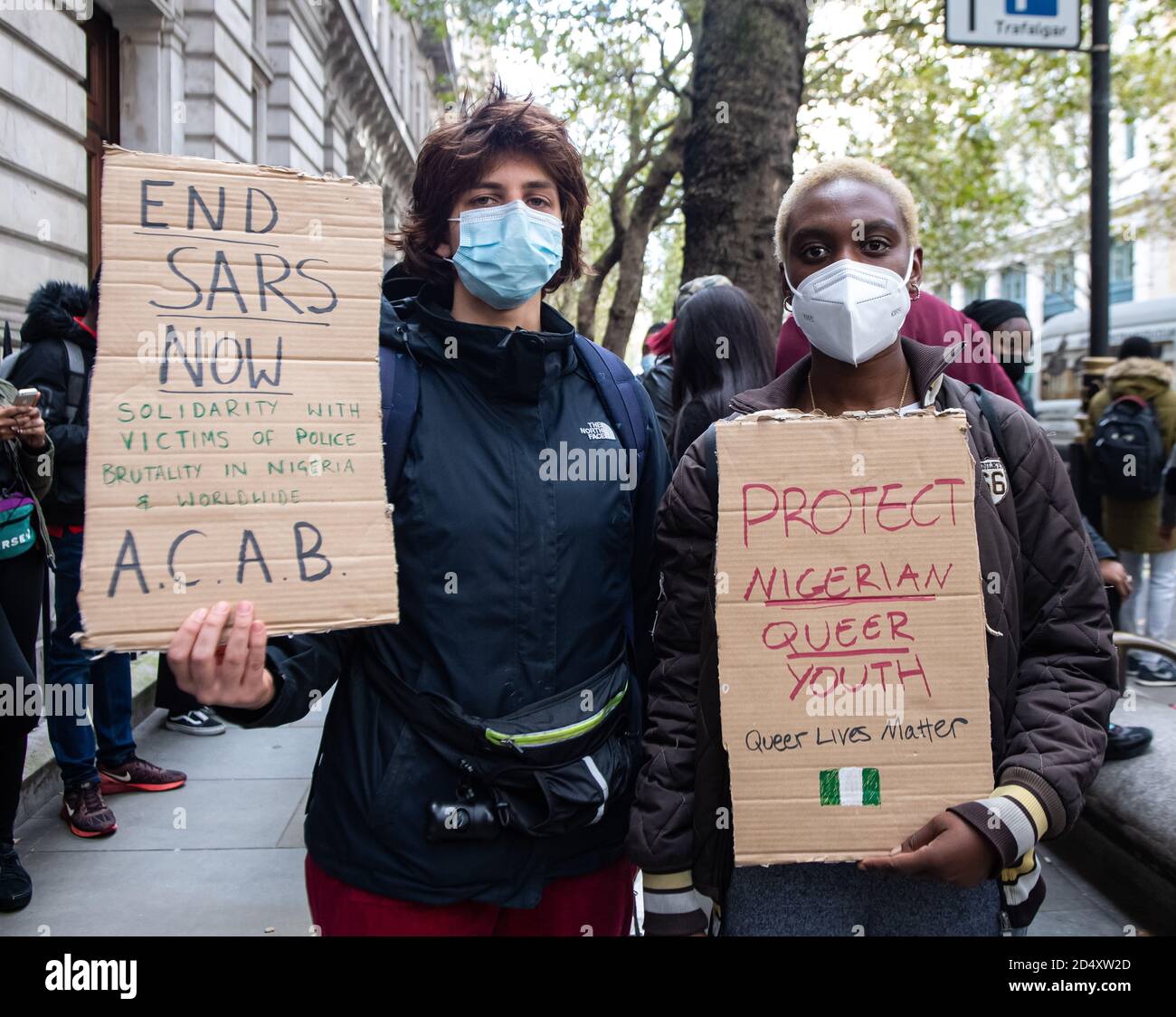 Londres, Royaume-Uni. 11 octobre 2020. Les manifestants appellent à la mise à la ferraille de l'unité de police, connue sous le nom de Special anti-cambriolage Squad (SRAS), au sujet des escadrons, au harcèlement incessant et à la brutalité des Nigérians innocents. Crédit : Michael Tubi/Alay Live News Banque D'Images