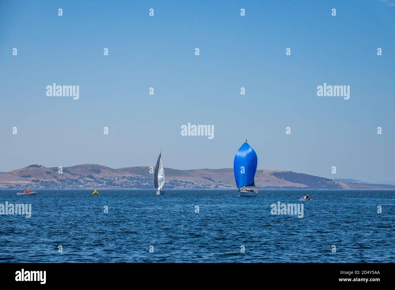 2019 Rolex Sydney-Hobart affronte les concurrents « Copernic » et « Weet Chariot » qui se dirigent vers la ligne d'arrivée à Hobart, Tasmanie Banque D'Images