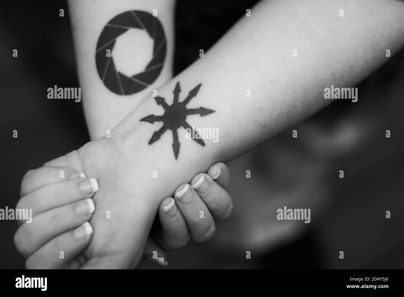 Mes deux tatouages de poignet liés à la photographie Banque D'Images