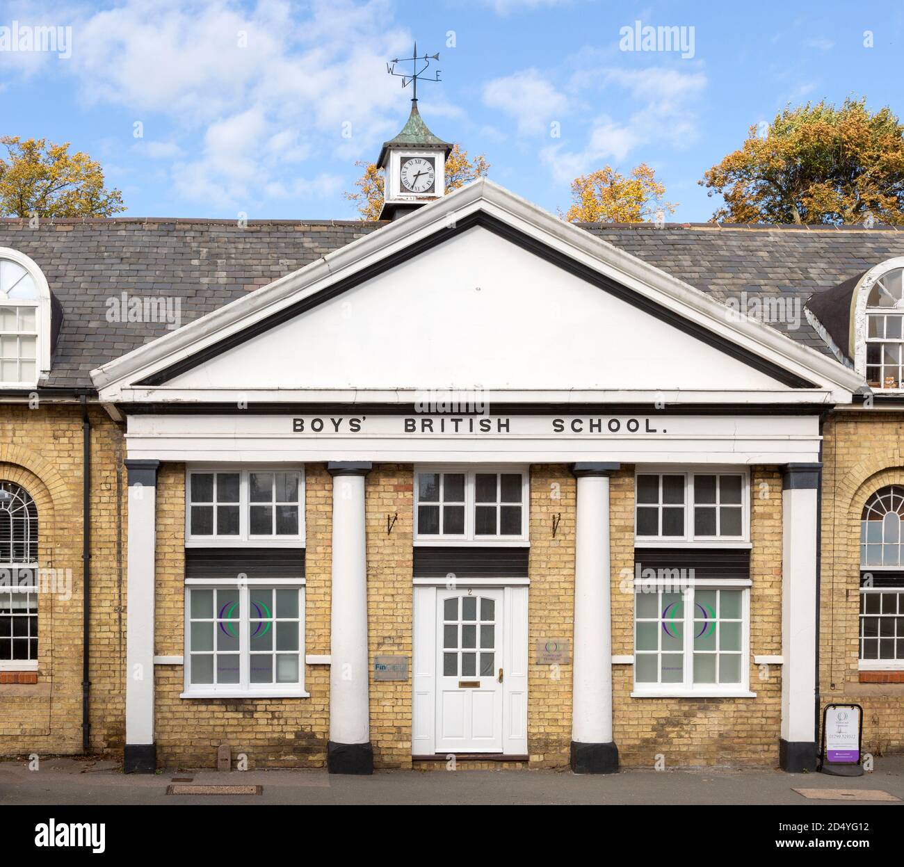 Bâtiment historique datant de 1828 Boys British School, Saffron Walden, Essex, Angleterre, Royaume-Uni Banque D'Images