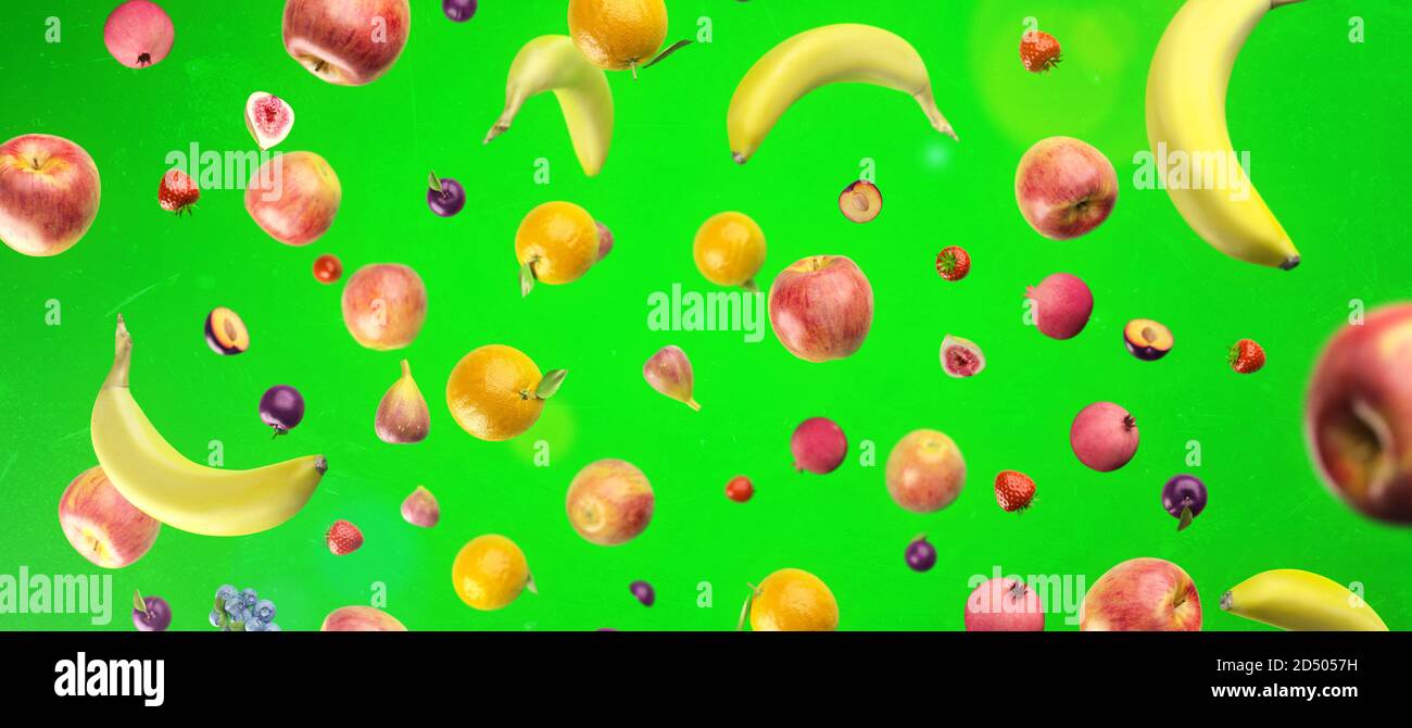 Fruits sains avec des vitamines sur fond vert. Motif de fruits doux frais bio. Pommes, banane, orange, prunes, fraises. Mourir en bonne santé Banque D'Images