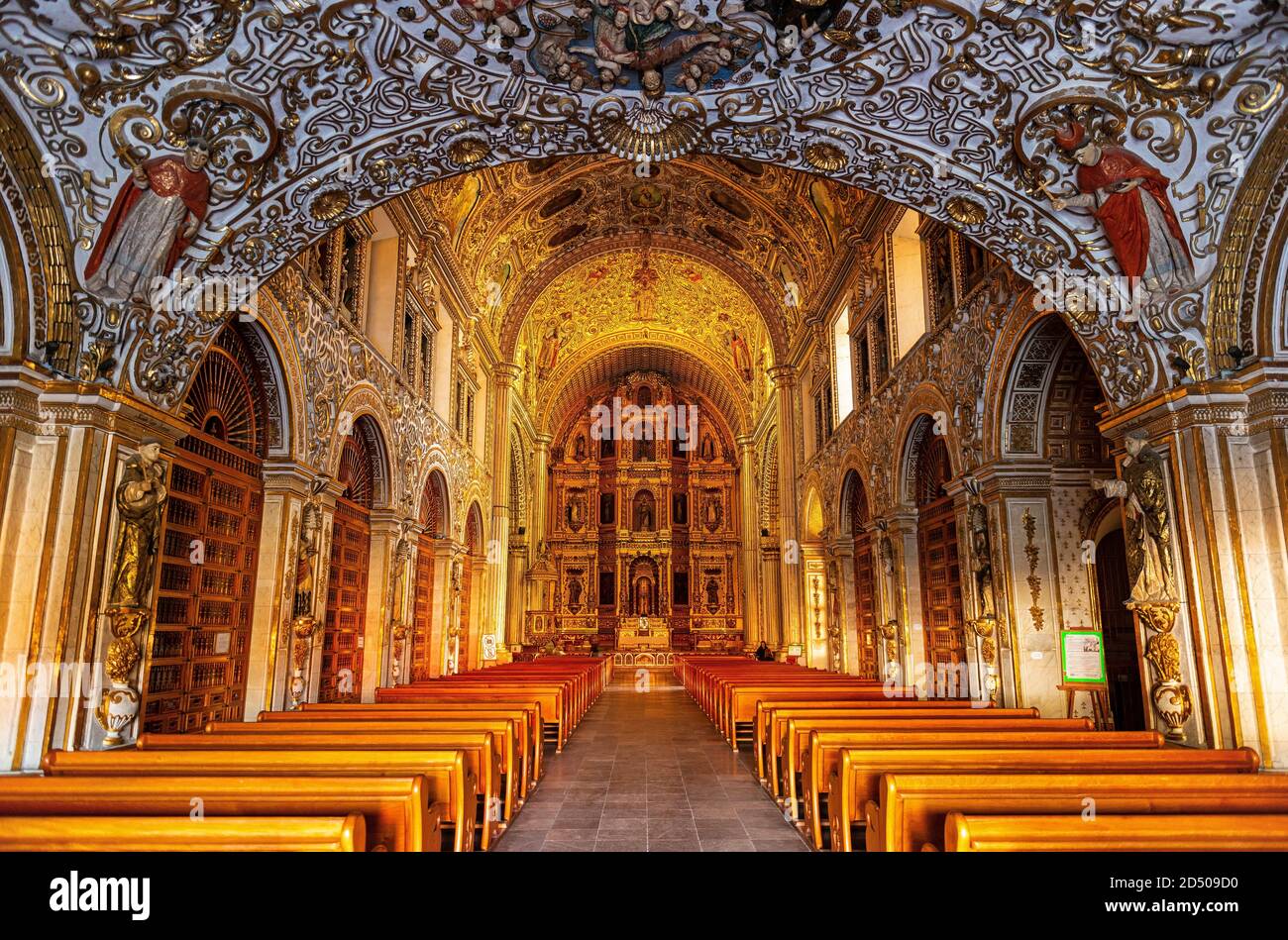 Intérieur de l'église Saint-Domingue à Oaxaca, Mexique. Banque D'Images