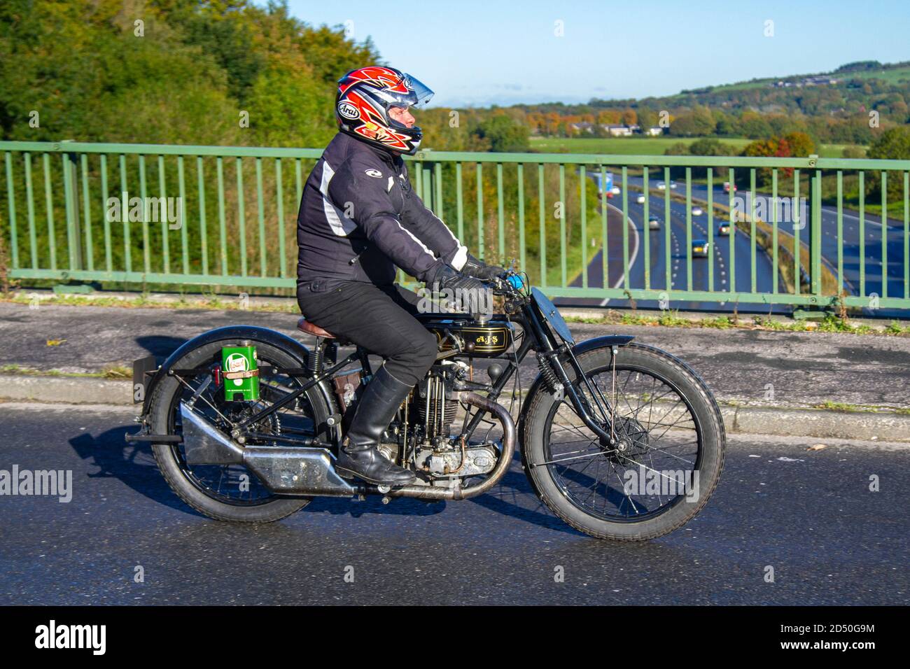 1928 moto antique d'avant-guerre AJS 349cc; K7 349cc OHC 74 x 81 motos  classiques de compétition, vétéran aimé, ancienne minuterie restaurée,  moteurs à collectionner, héritage ancien, vieux conservé, à collectionner,  restauré transport