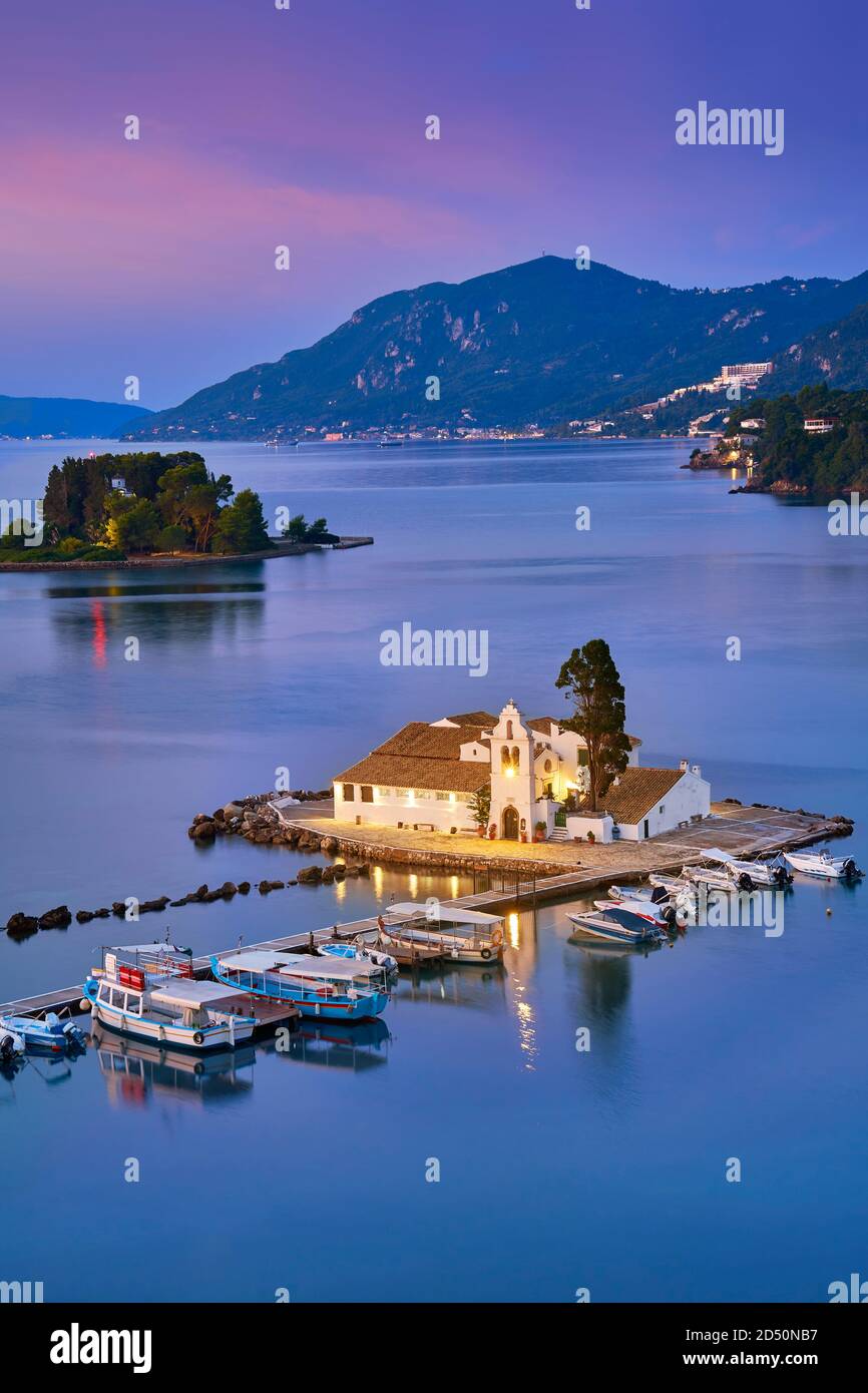 Monastère de Vlacherna, Île de la souris près de Kerkyra, Corfou, Iles Ioniennes, Grèce Banque D'Images