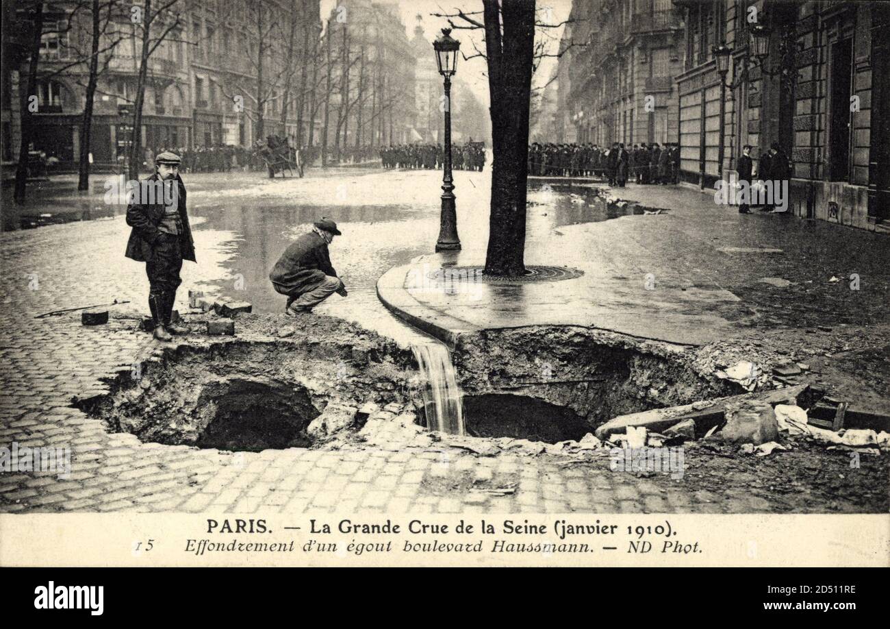 Paris, Inondation Seine, 1910, efficacité d'une sortie Bld. Haussmann | utilisation dans le monde entier Banque D'Images