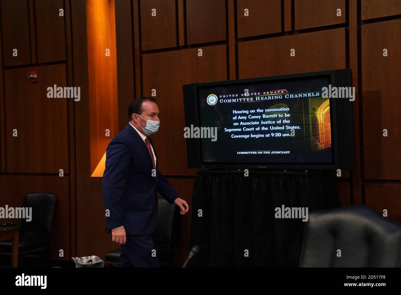 Le sénateur des États-Unis Mike Lee (républicain de l'Utah) arrive à l'audience de confirmation du Sénat du juge Amy Coney Barrett à Capitol Hill à Washington, DC, le 12 octobre 2020. Credit: Erin Schaff/Pool via CNP /MediaPunch Banque D'Images