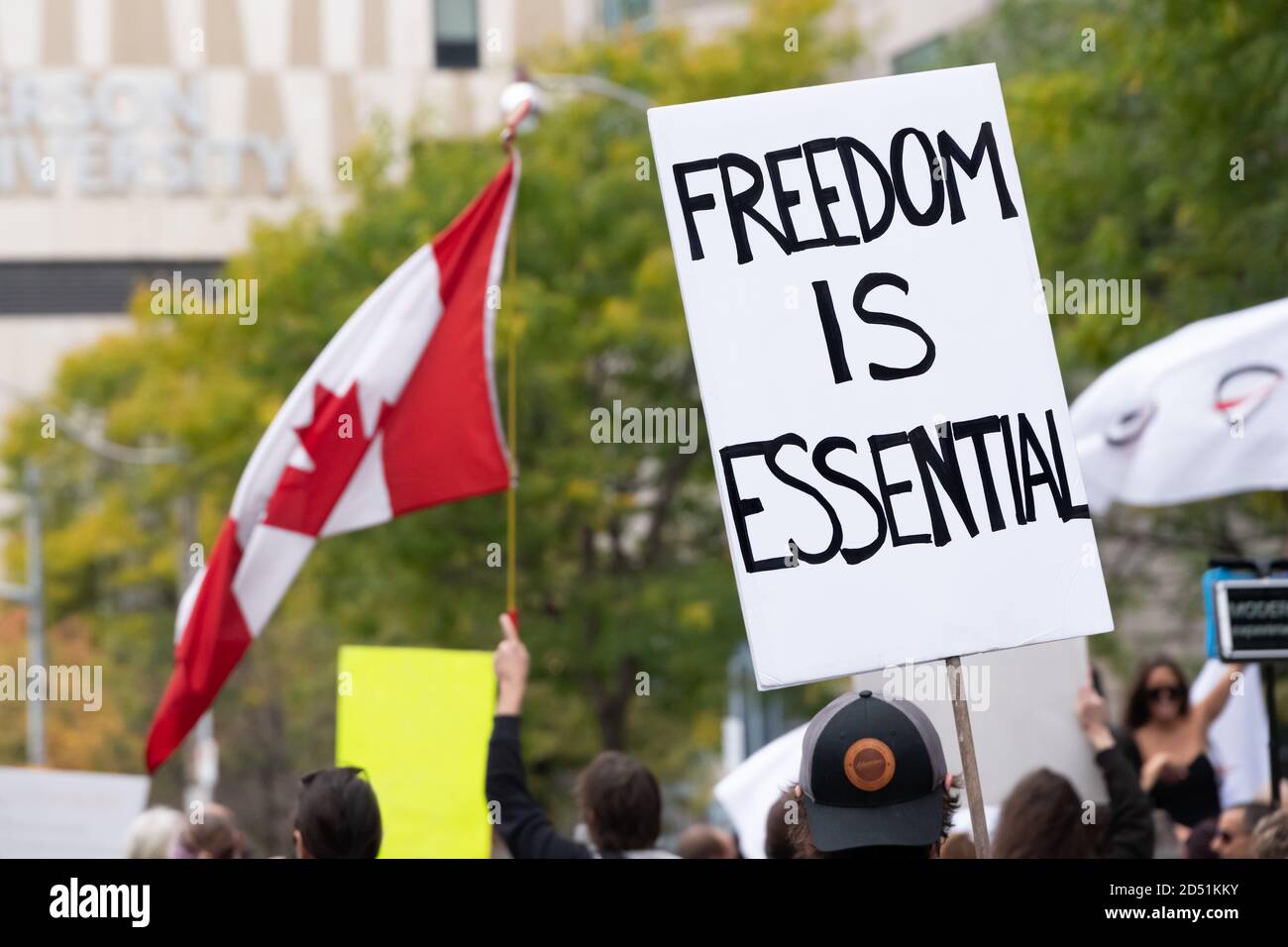 Les manifestants déclarent que « la liberté est essentielle » à la « arche pour la liberté » de Toronto, EN ONTARIO, dans le but de mettre fin aux restrictions de la COVID-19. Banque D'Images